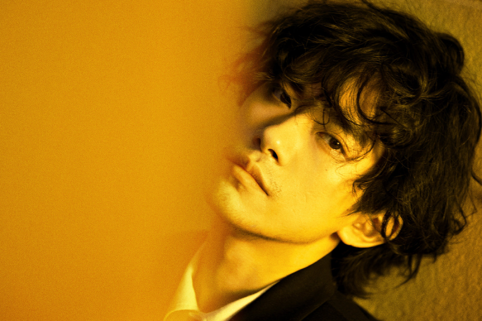 易烊千玺新专辑《刘艳芬》造型大片释出……_高清图集_新浪网