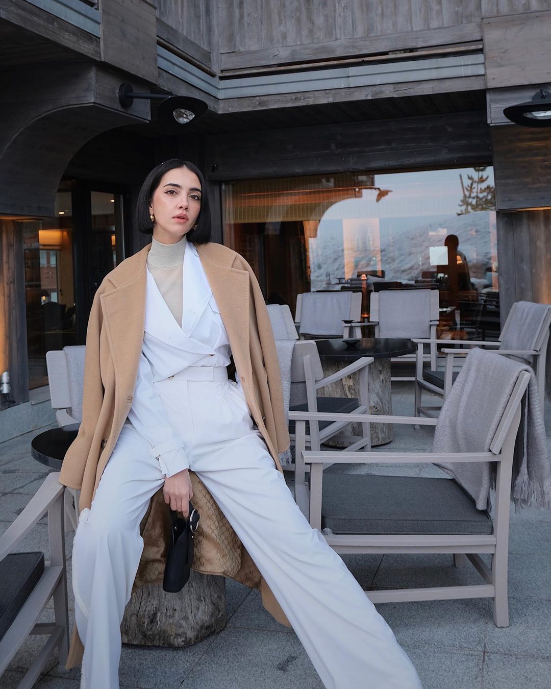 泰国女演员sara legge,英泰混血五官立体,身高172腿长优秀