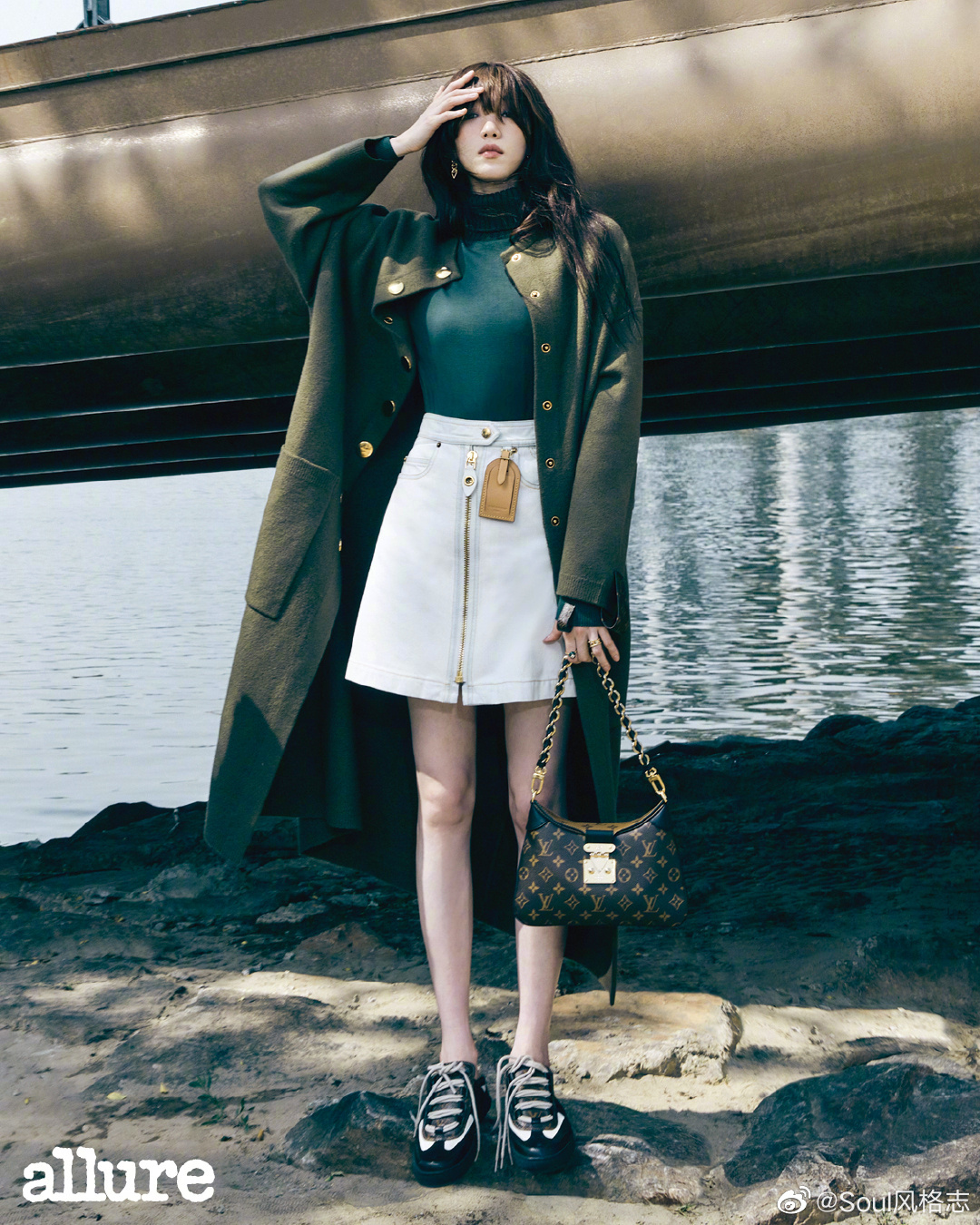 李晟京xallurekorea六月刊怼脸烟熏妆时尚氛围满分