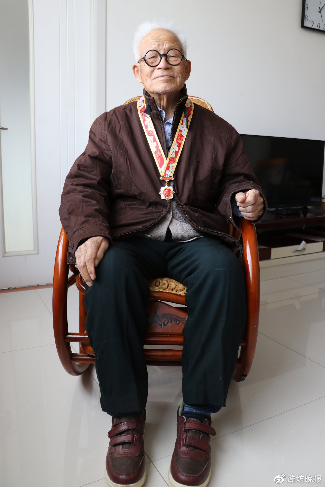 参与接管潍县城的老革命以及老革命后代讲述当时发生的惊心动魄故事