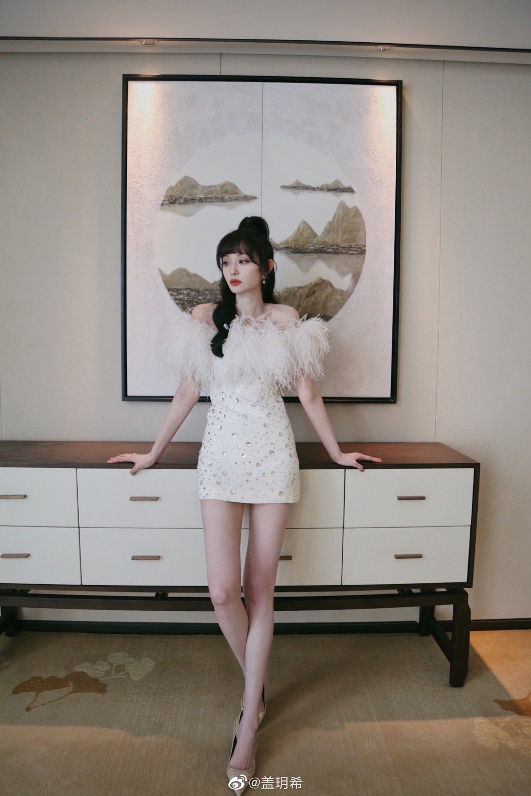 妈呀盖玥希是腿精吧这又长又直的腿是真实存在的吗