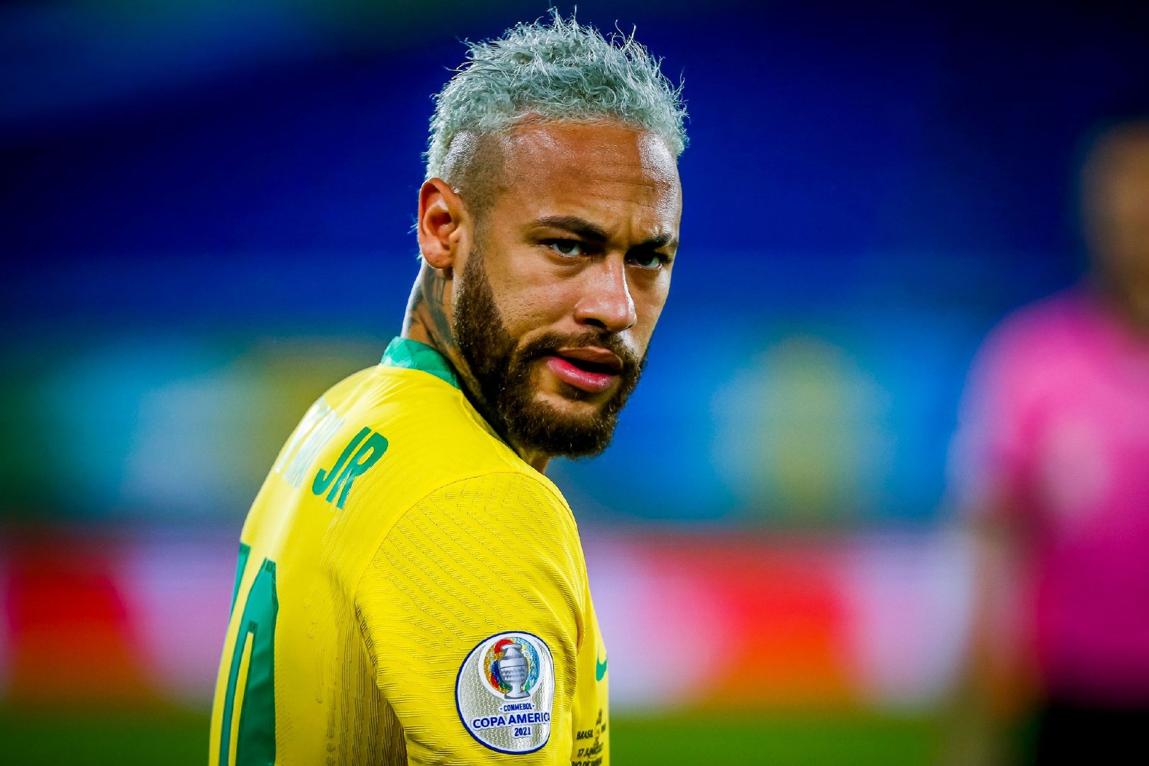 4-0!巴西获美洲杯两连胜,内马尔骗点被var识破,进球超越梅西