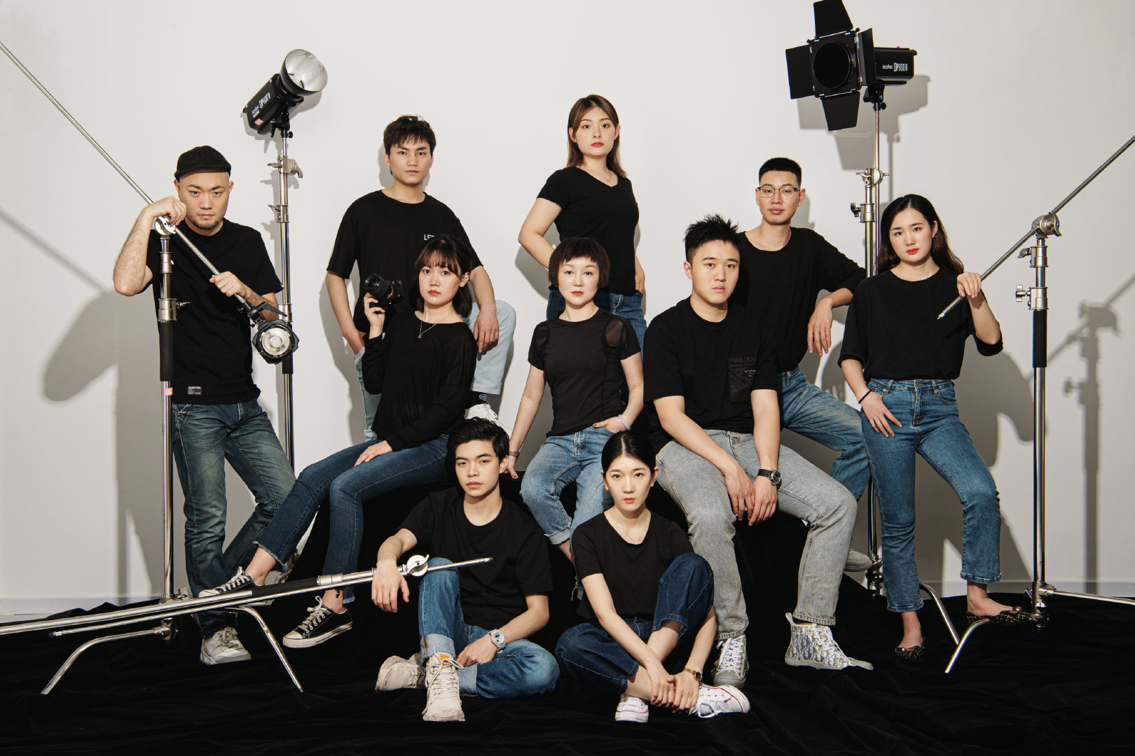 「求职季」令人心动的职场形象照|形象照|求职|职场_新浪新闻