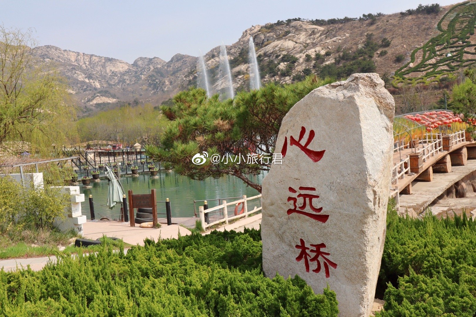 位于平度市西部的文王山风景区则是是胶东地区重要的天然森林氧吧.