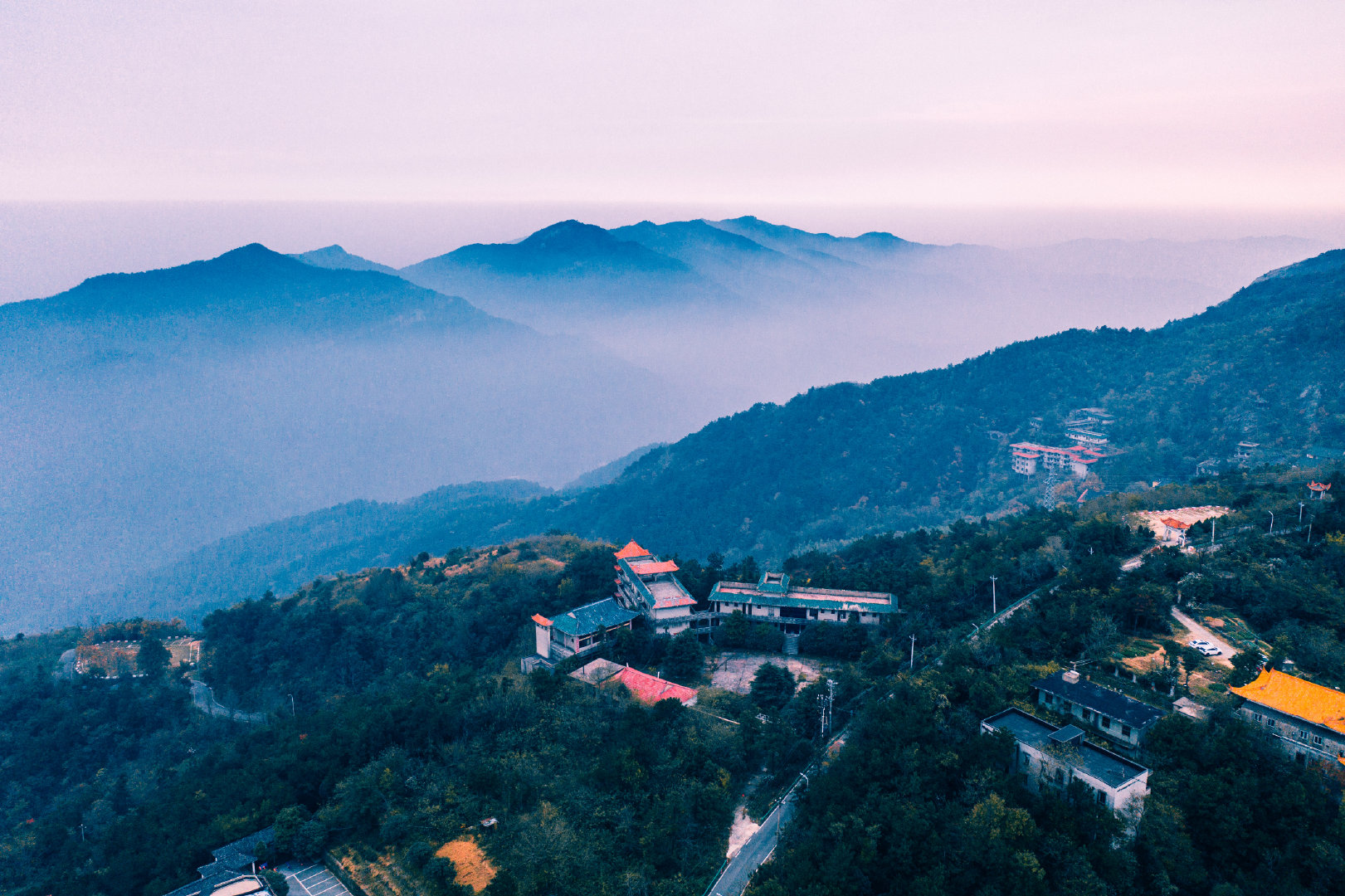 一半寡淡缥缈,一半热情如火,浓妆淡抹总相宜:秋游黄陂木兰山|云海