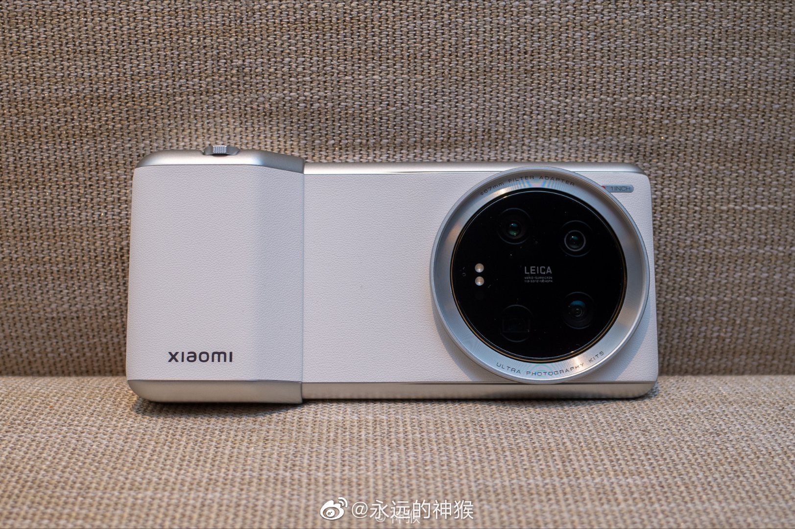 67简单开箱小米13ultra摄影套装白色版!装上马上变随身相机.