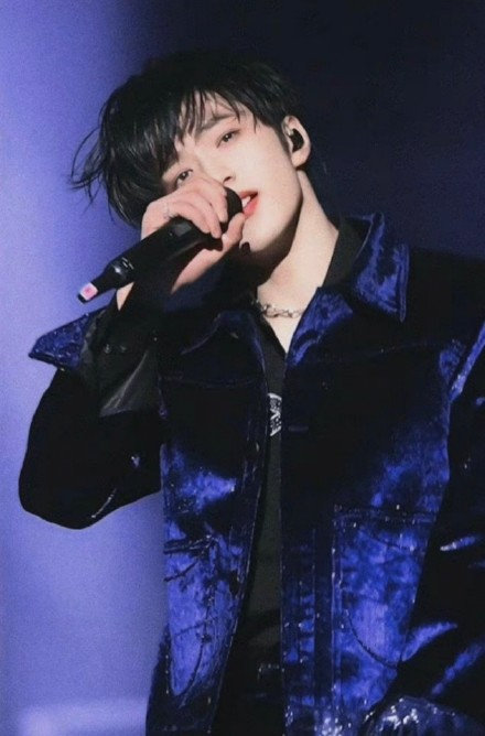 刘耀文素颜湿发随拍,湿发我可就太喜欢了, 素颜好好看……__财经头条