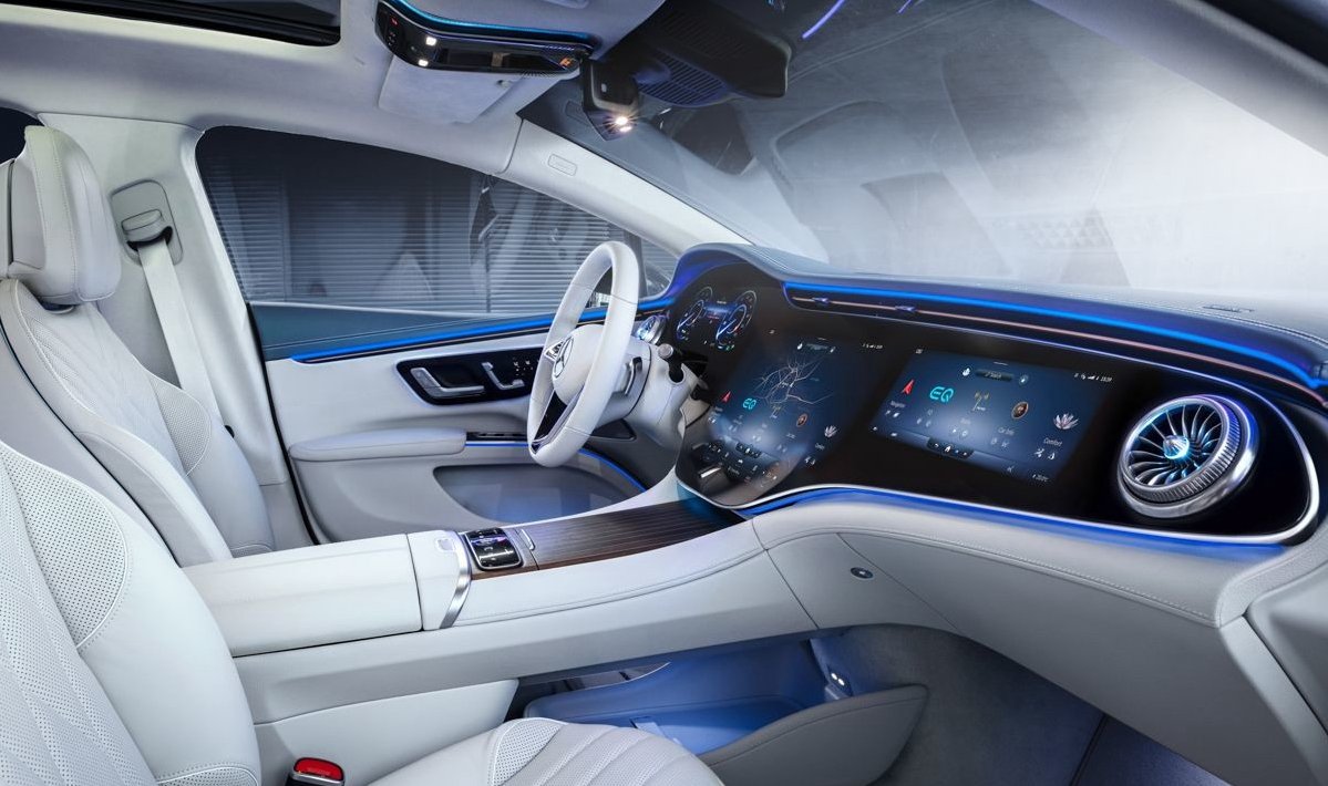 奔驰eqs内饰发布,三块曲面玻璃大屏,论内饰设计还得看奔驰