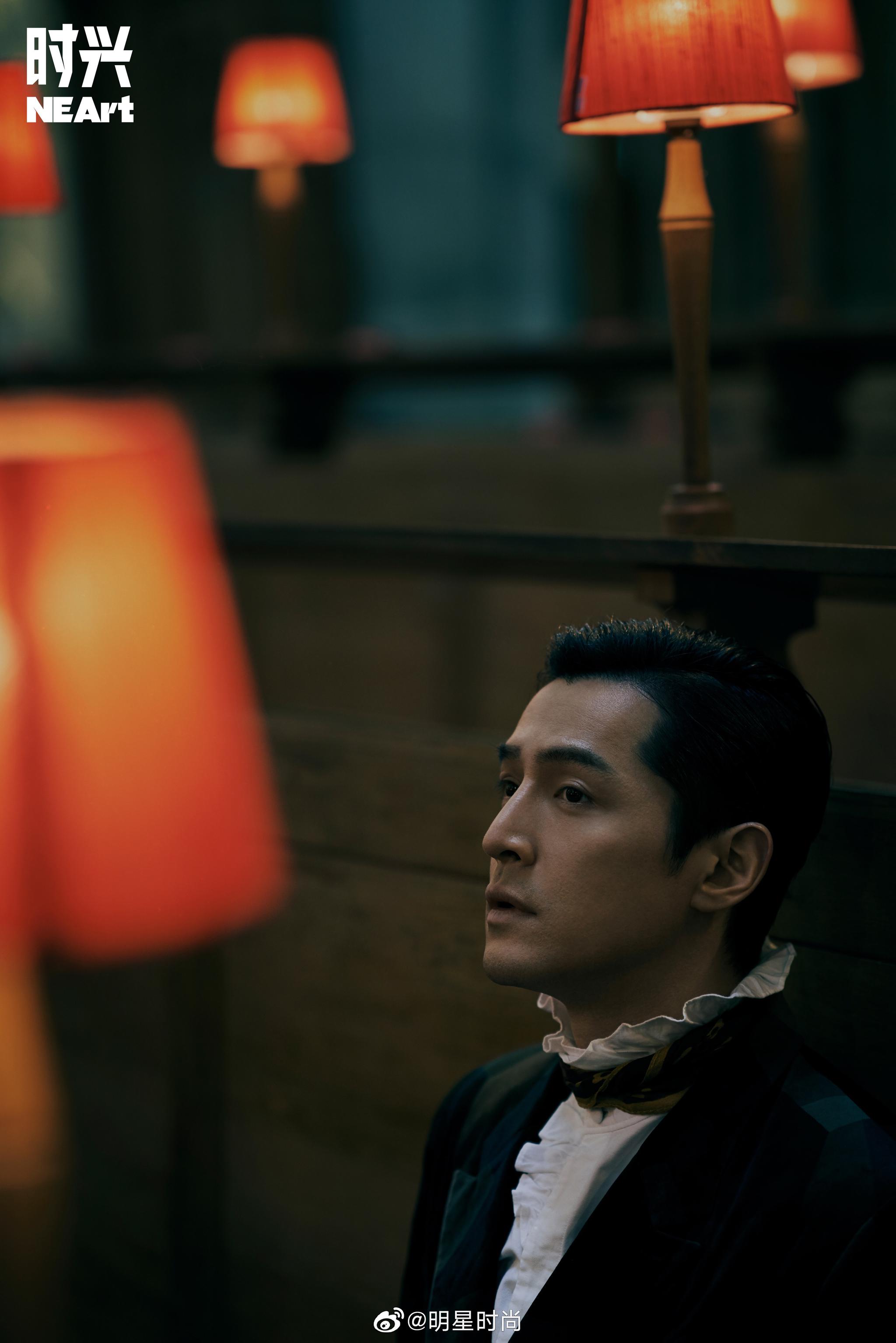 胡歌《时兴neart》2019年5月刊,黑白影调间的深邃眼神