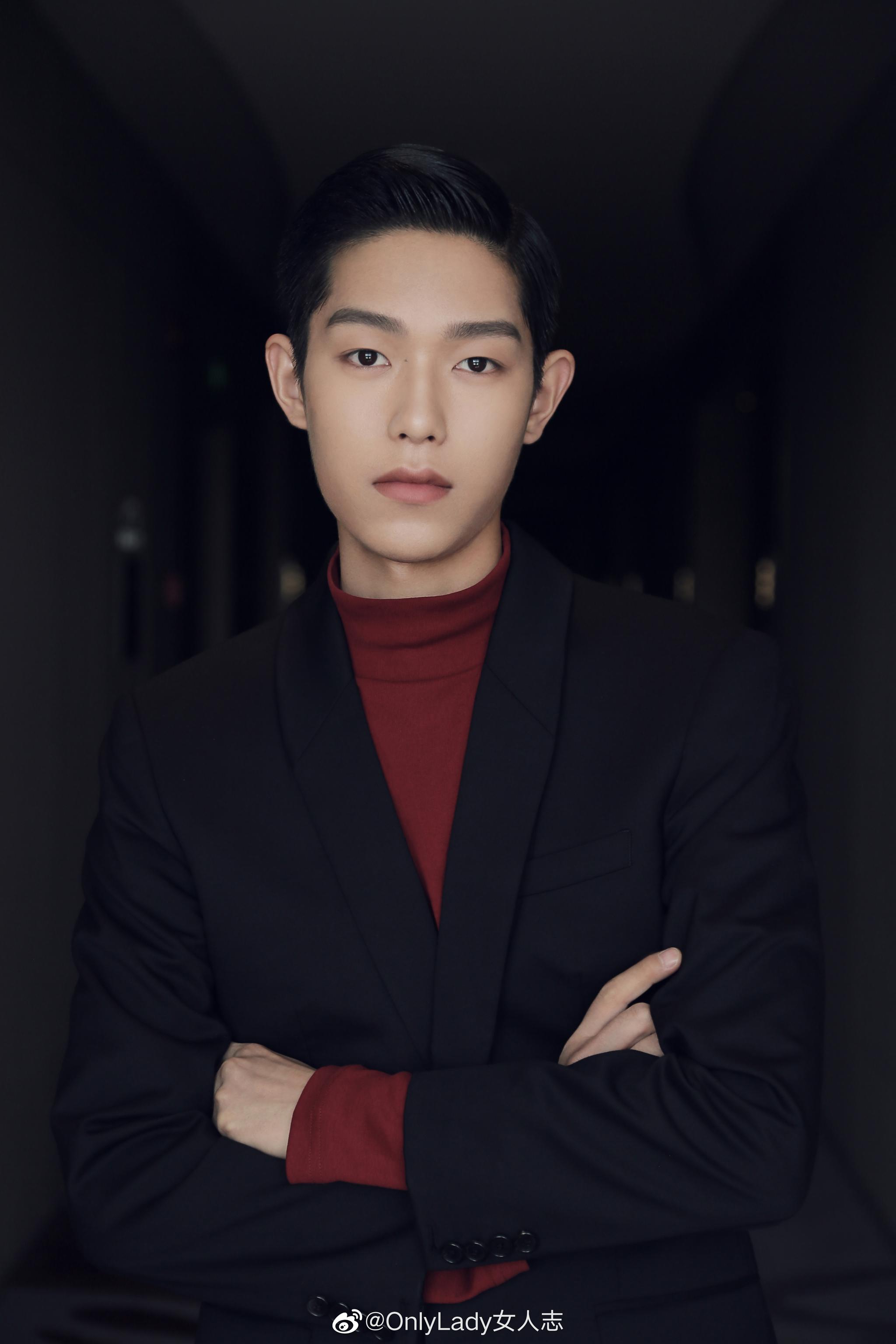 新晋综艺黑洞演员@王锵- 小哥哥生日快乐_高清图集_新浪网