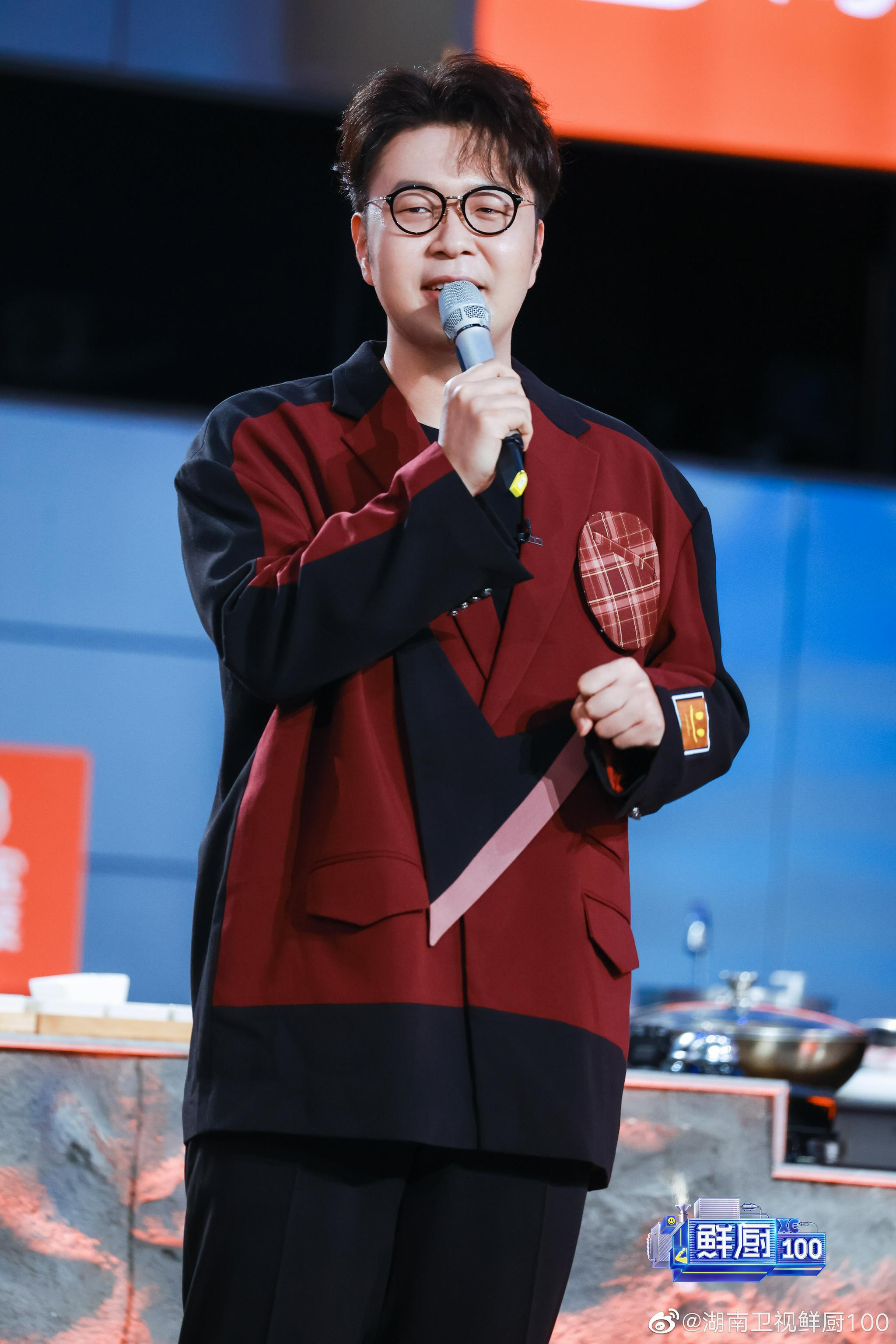 有梗又暖心的鲜厨推荐官@杜海涛 ,今晚十点收官不见不散!