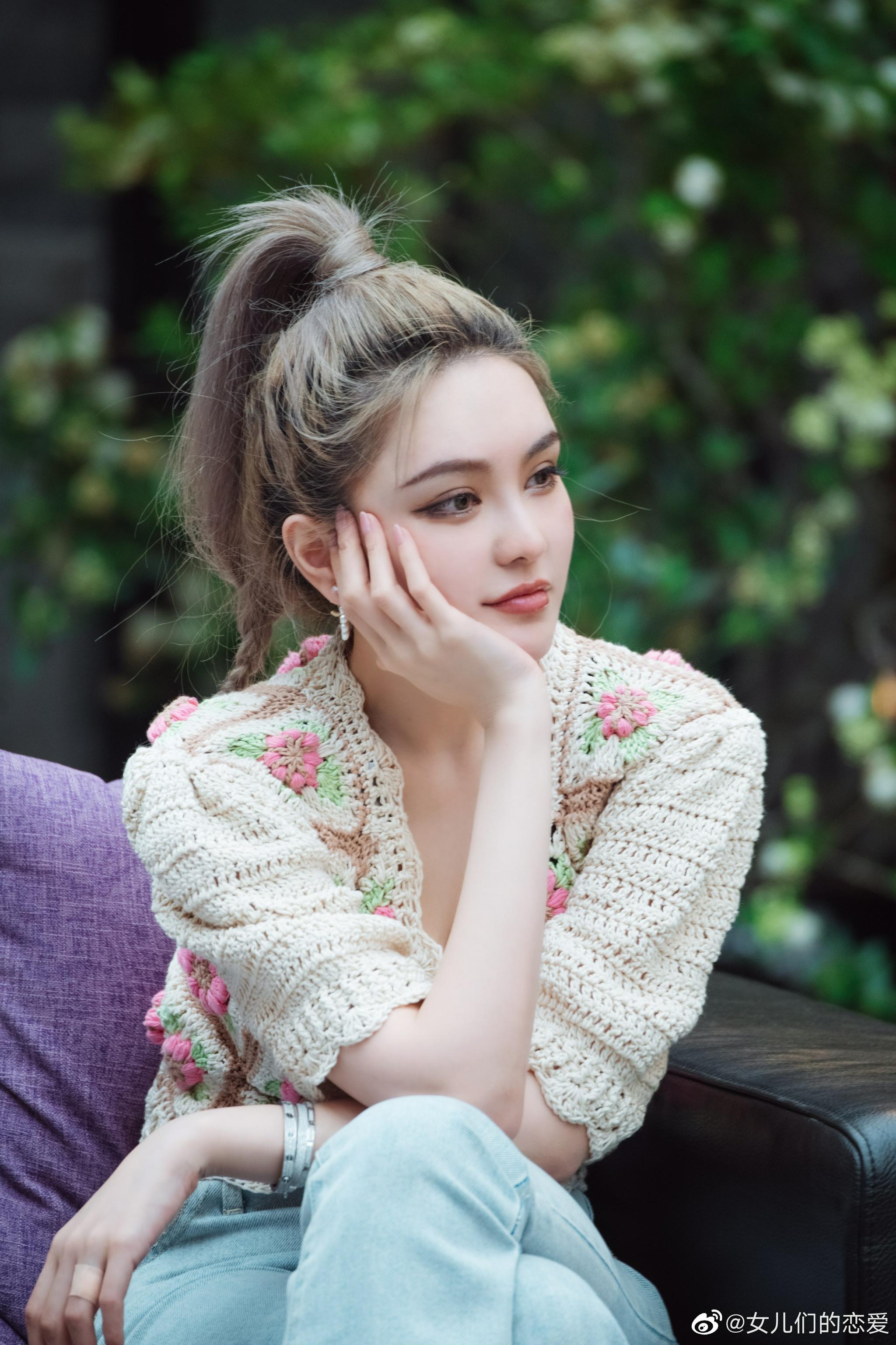 高马尾 设计感短上衣