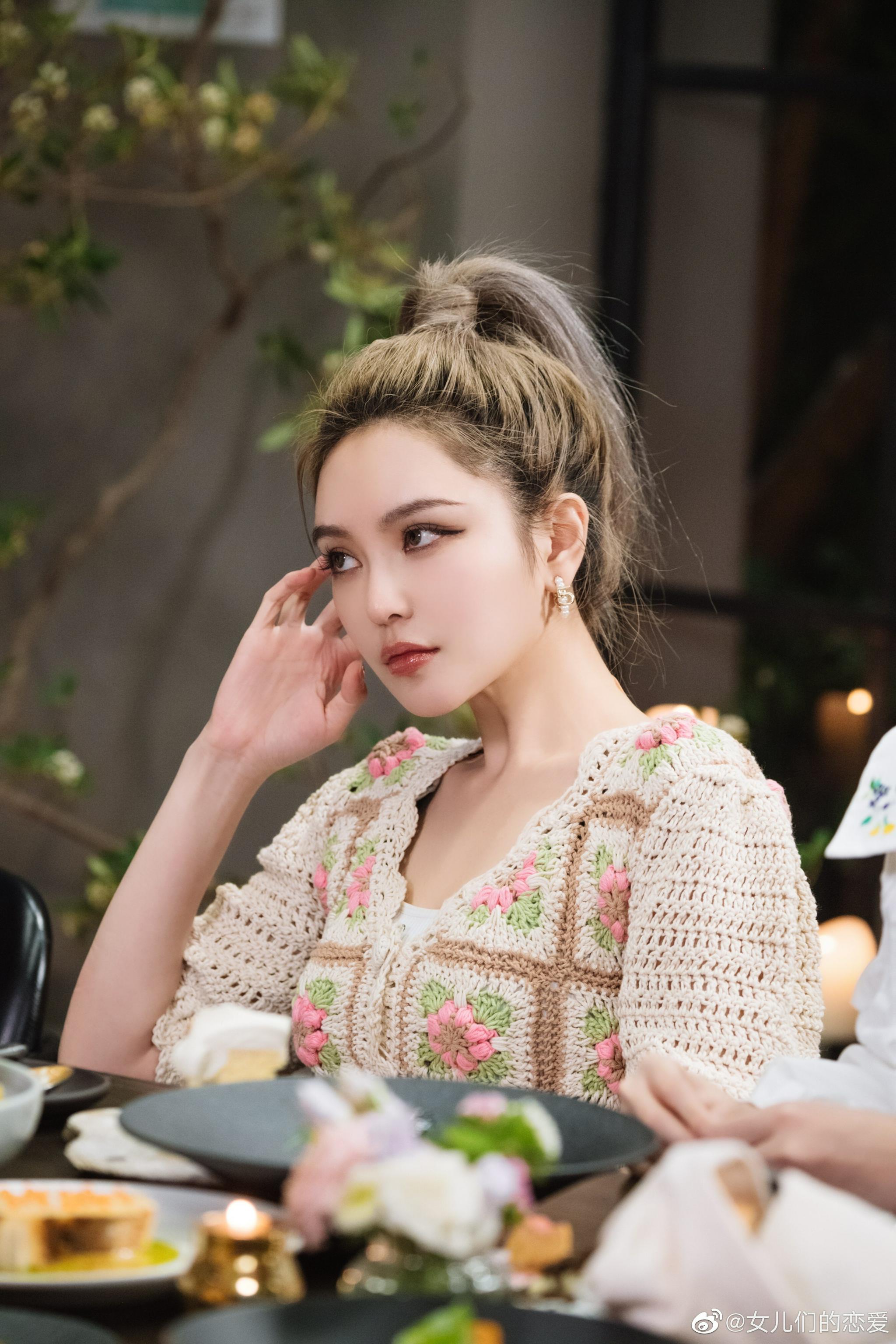 高马尾 设计感短上衣