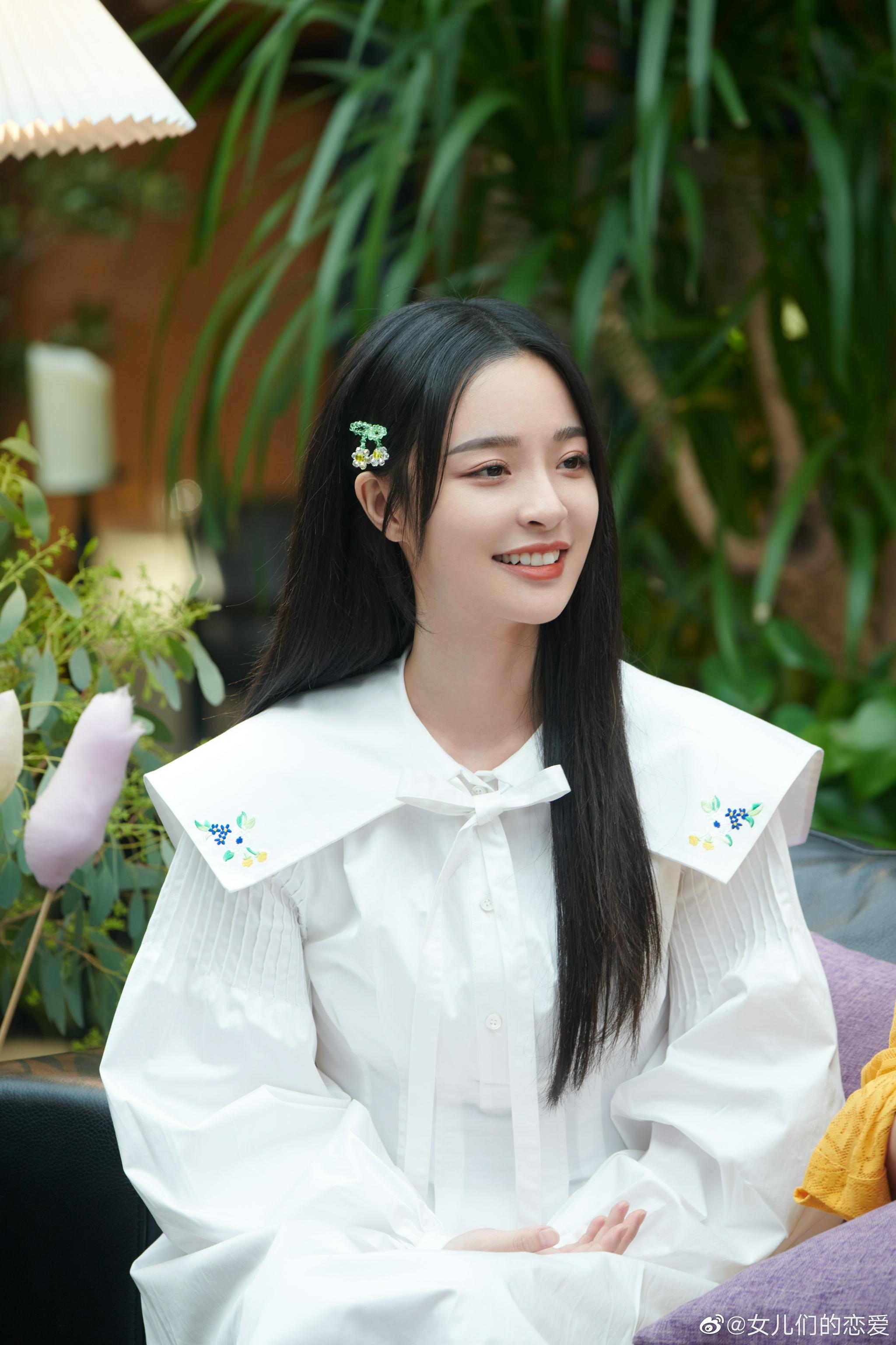 笑容如棉花糖般甜的@李莎旻子leo 举着棉花糖来啦!