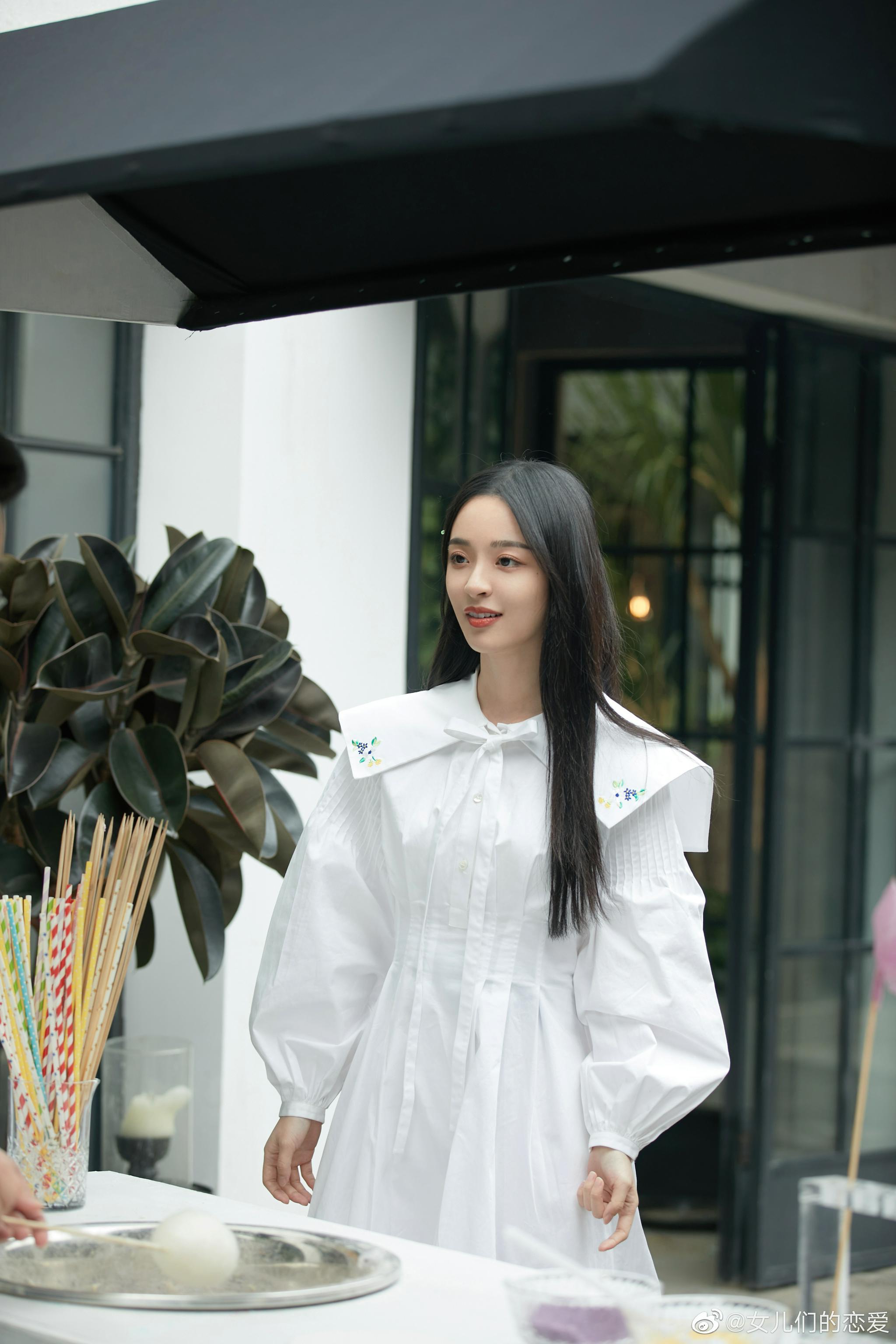 笑容如棉花糖般甜的@李莎旻子leo 举着棉花糖来啦!