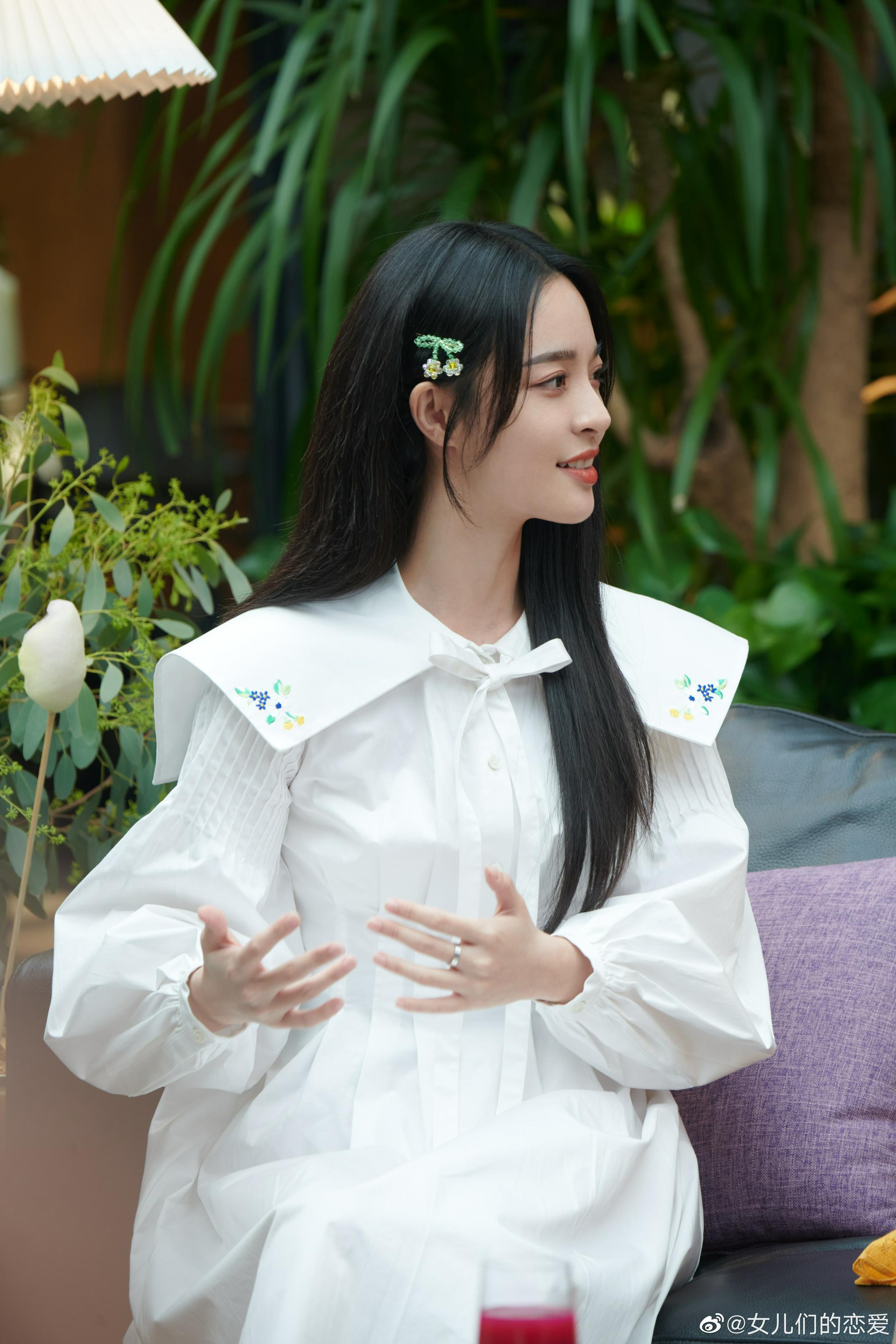 笑容如棉花糖般甜的@李莎旻子leo 举着棉花糖来啦!