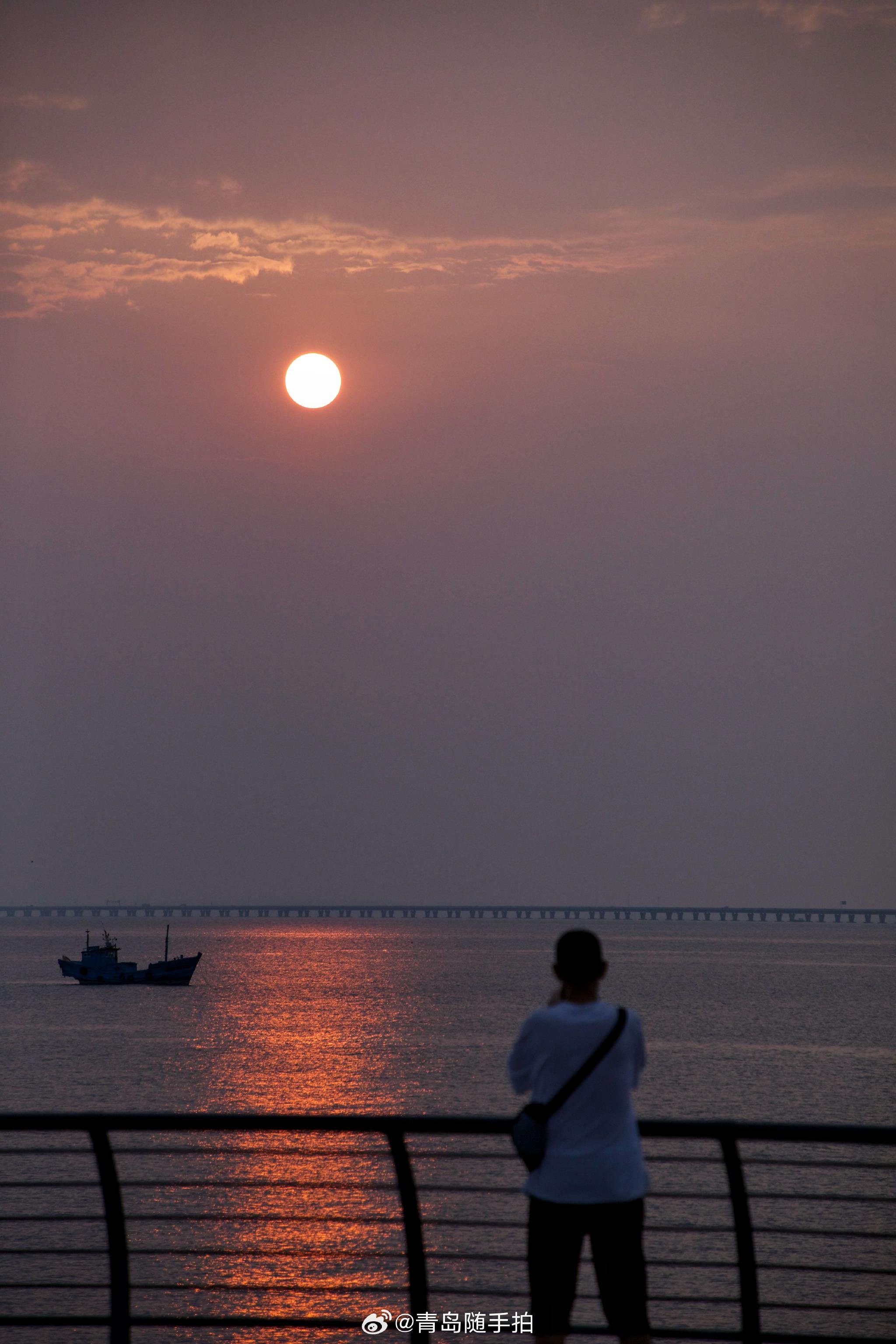 胶州湾落日余晖,待你而归 淡淡的也很美好,岁月静好,这里是青岛