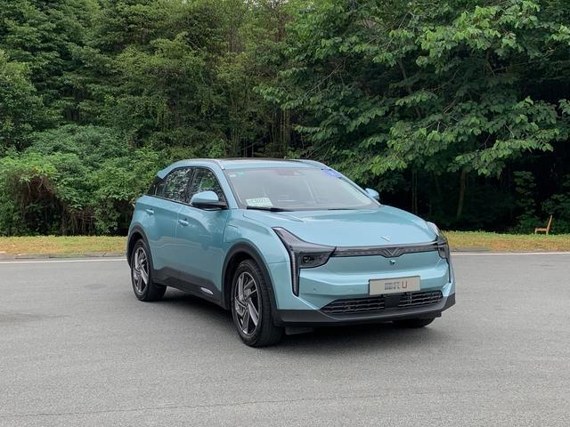 试驾哪吒U：小身材大空间，蕴藏些许躁动