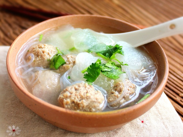美味家常菜冬瓜肉丸汤肉丸弹性十足营养美味温润降燥