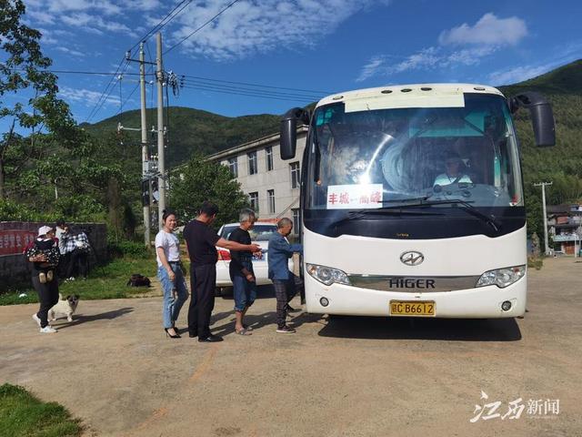 丰城:天堑变通途 公交通"高峰"