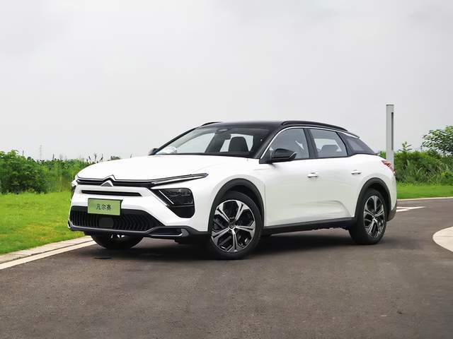 20万落地买2.0T+9AT，合资B级车大牌又实惠，开过都说好！