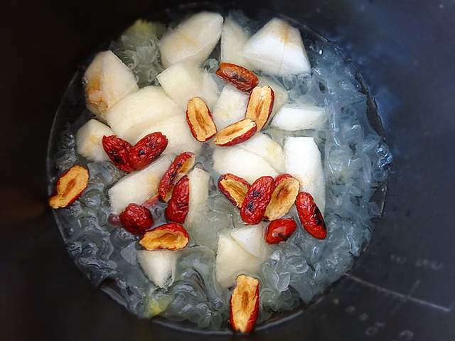 这是秋季必吃的甜羹,做的时候多加一步,不仅味道好,功效更完美休闲区蓝鸢梦想 - Www.slyday.coM 这是秋季必吃的甜羹,做的时候多加一步,不仅味道好,功效更完美休闲区蓝鸢梦想 - Www.slyday.coM