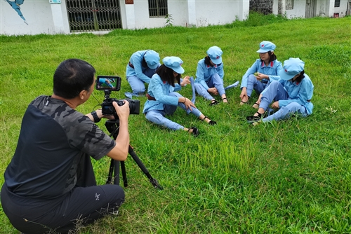 文献纪录片琼崖纵队摄制组来琼海拍摄