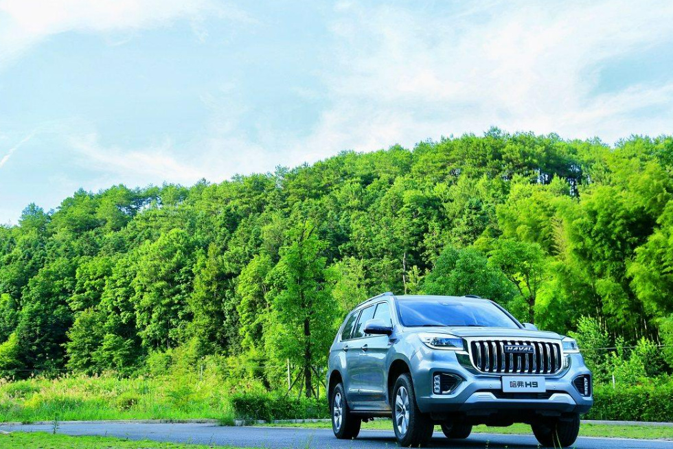 看情怀买车，哈弗H9对比荣威RX8，谁更值得入手？