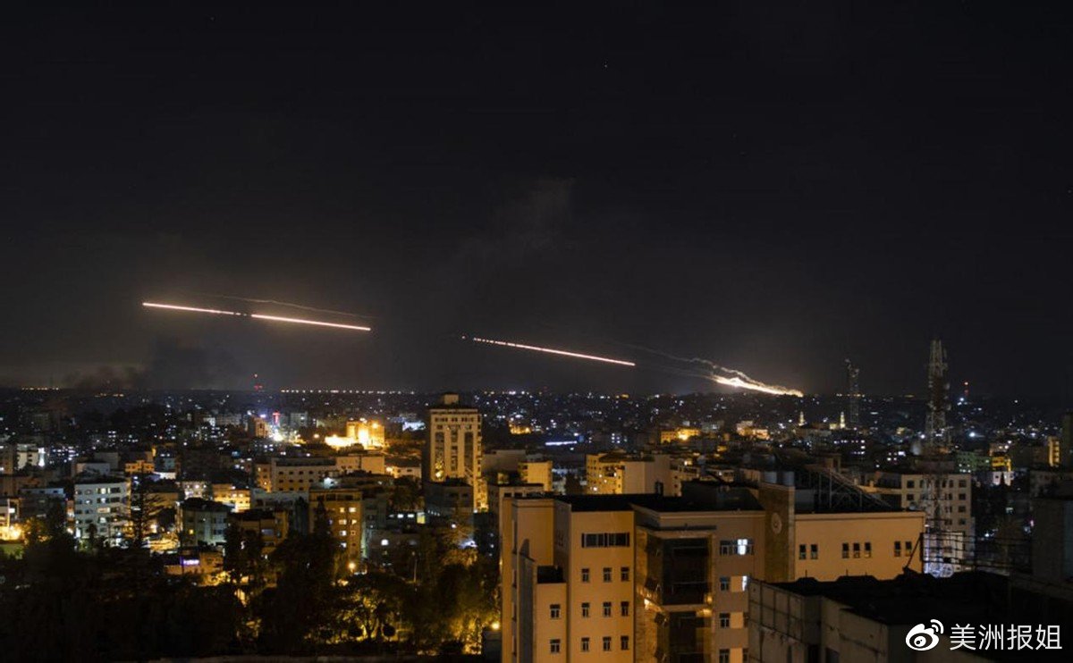 冲突升级!2000枚火箭弹落下,哈马斯轰炸以色列核基地,战况激烈