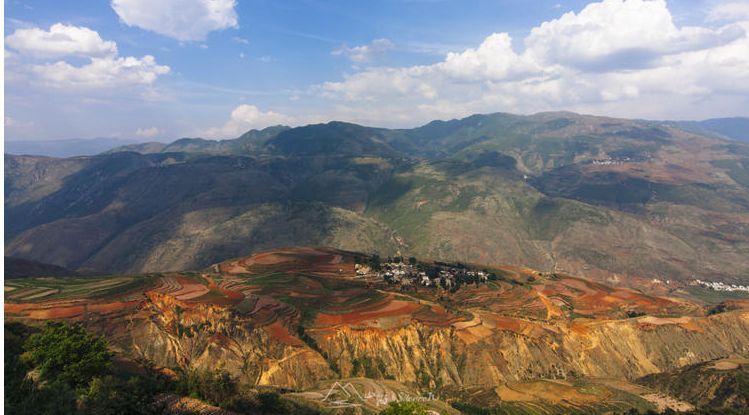 宏迅优行:东川红土地自驾游摄影线路|锦绣园|龙树|东川红土地_新浪新闻