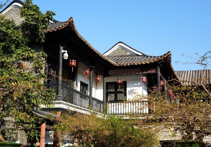 可园是岭南四大园林之一,小巧玲珑,设计精巧……_高清图集_新浪网