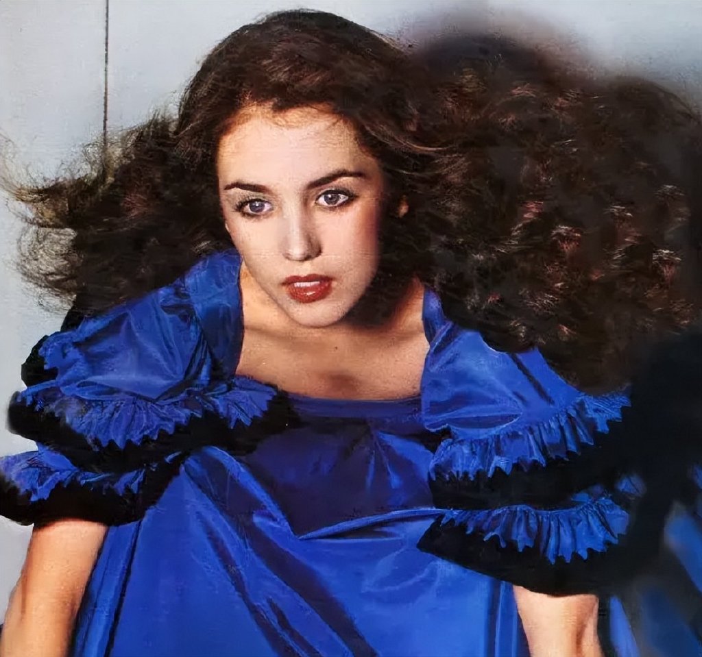 伊莎贝尔·阿佳妮仅凭一个眼神,足以让