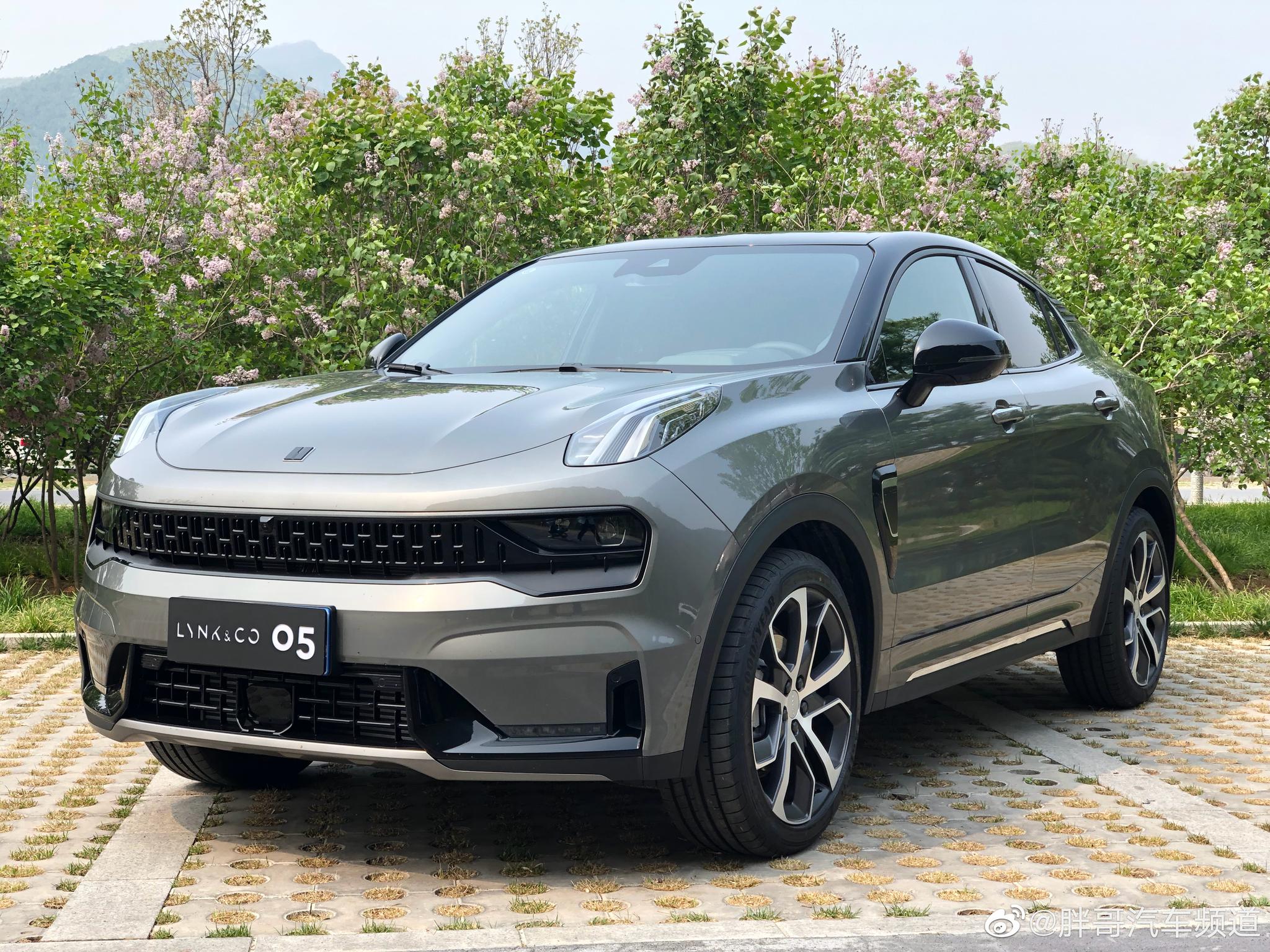 来揭晓答案啦小编今天早起试驾领克05