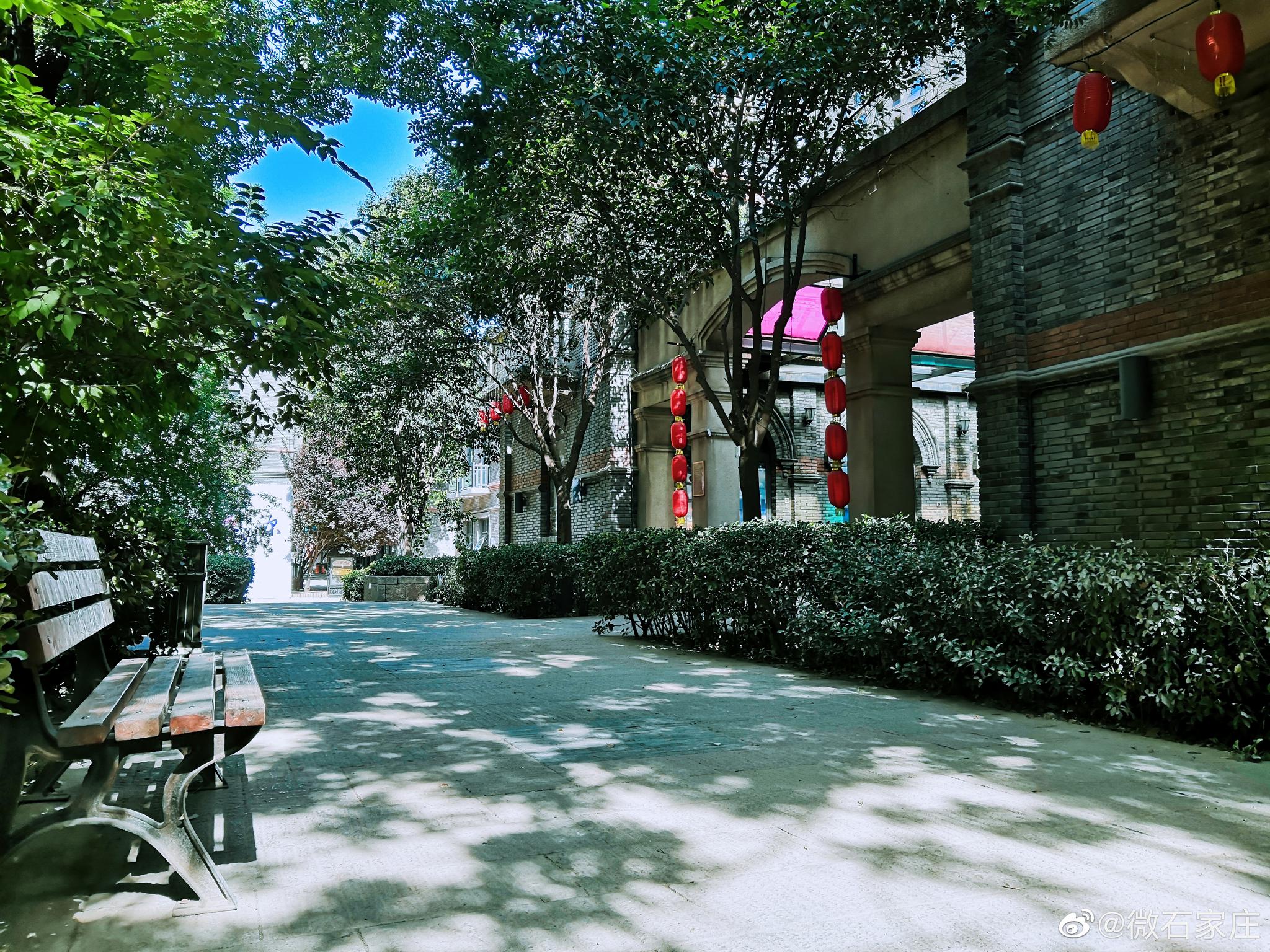 漫步在这古风街道之中