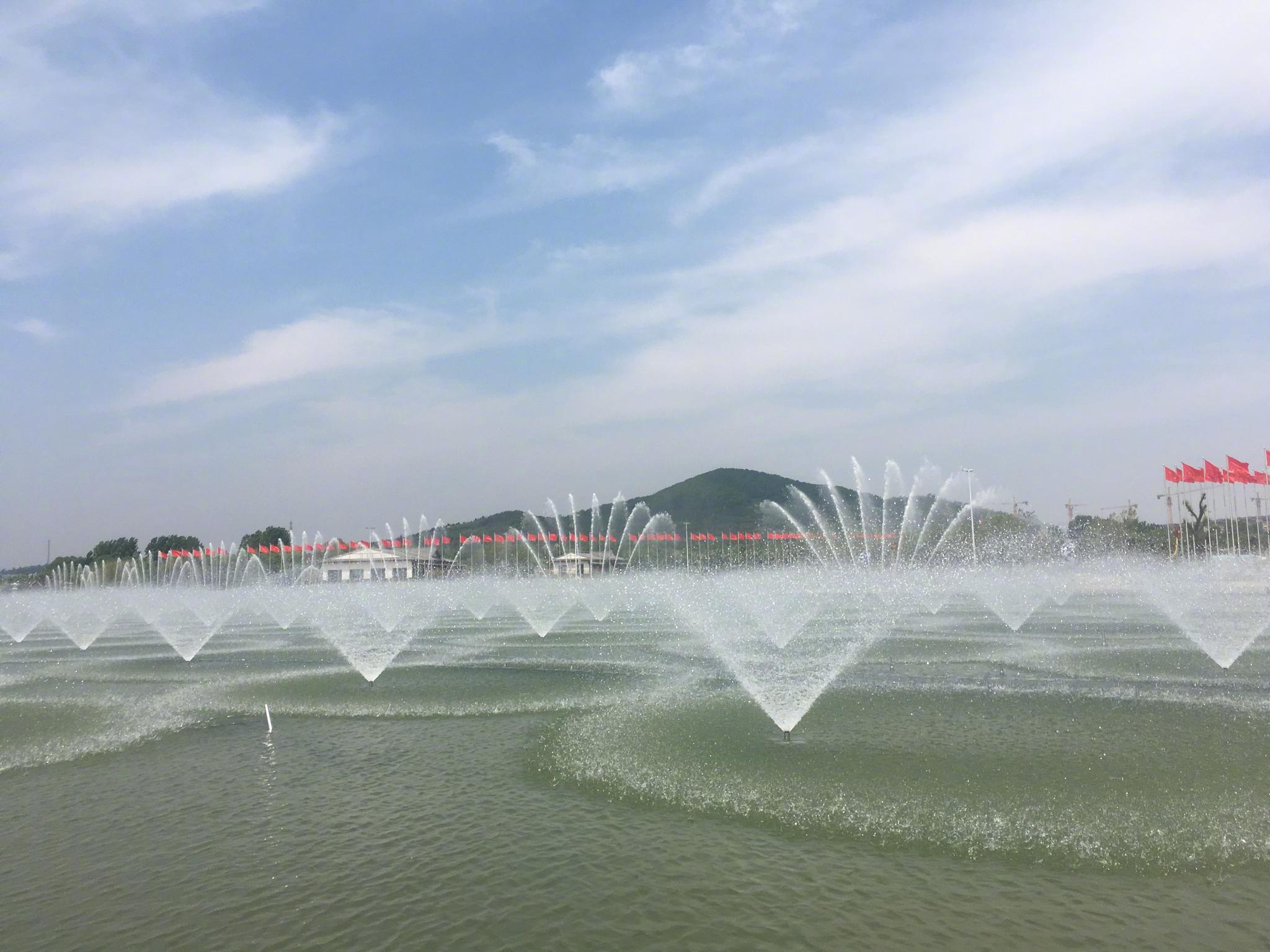 泰山西湖景区喷泉今晚复喷