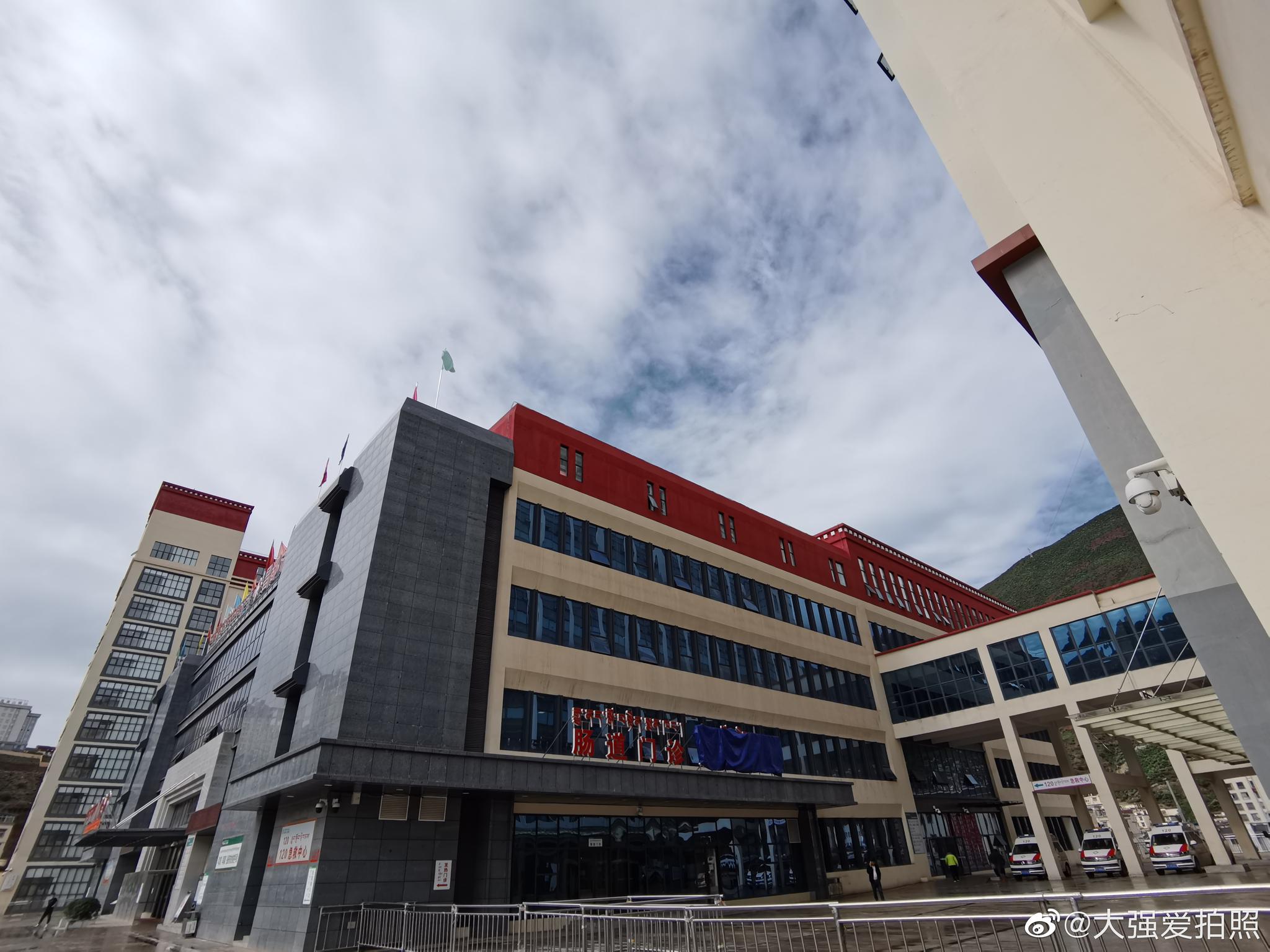 昌都市人民医院1952年建院,前身中央卫生部昌都人民卫生工作大队