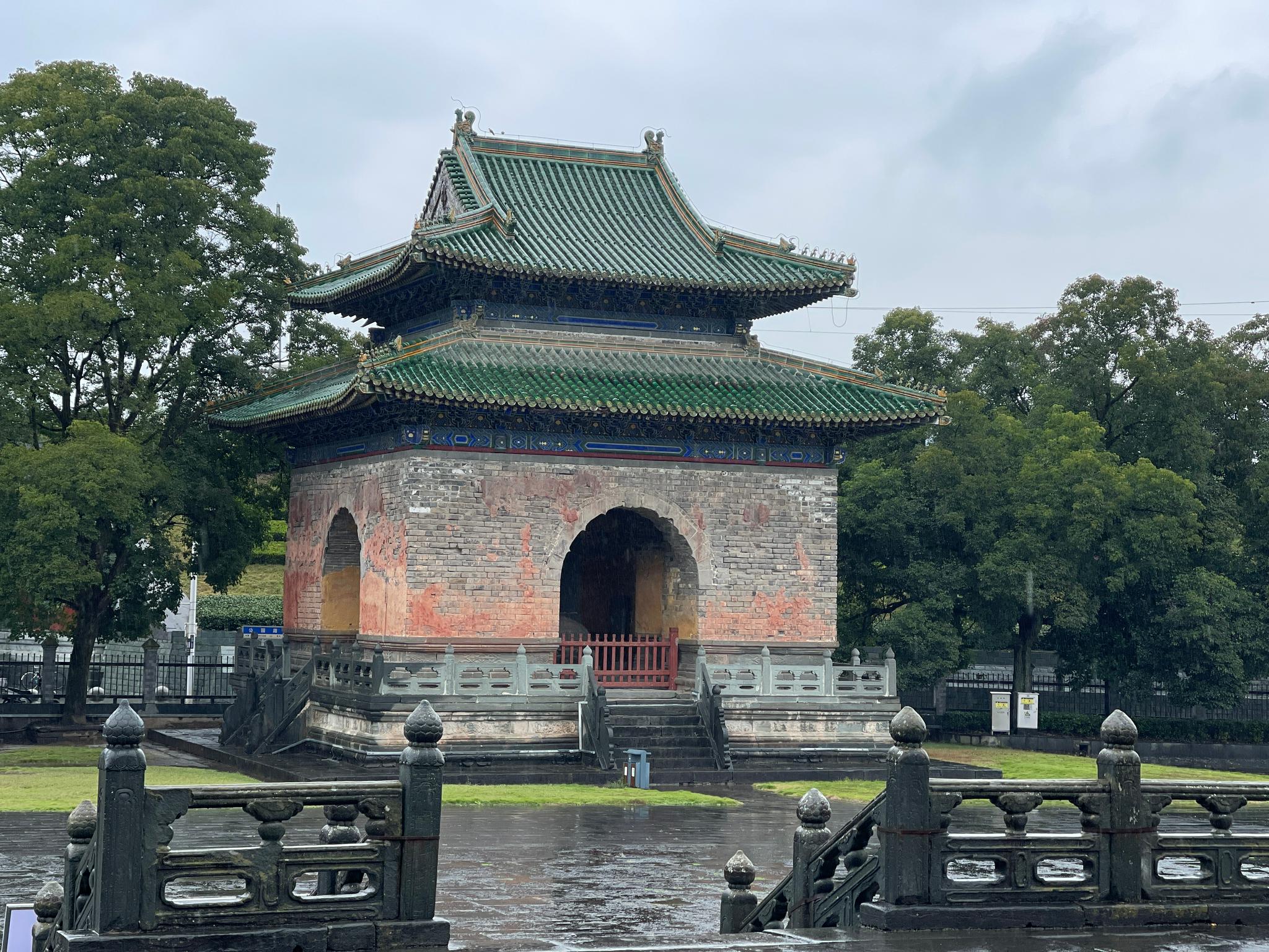 冒雨游武当山玉虚宫始建于明永乐年间