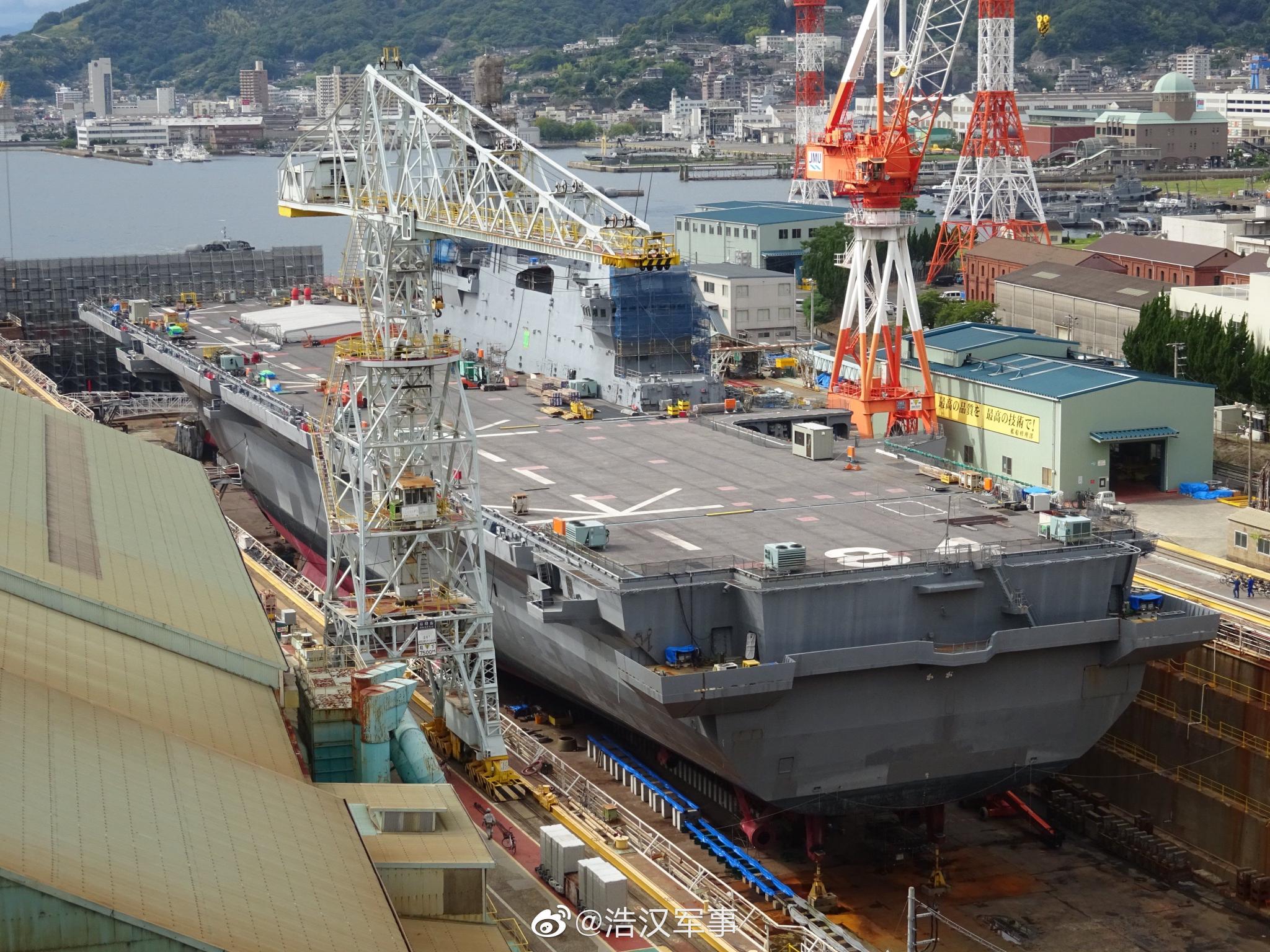 正在加舰首的日本海自加贺号准航母