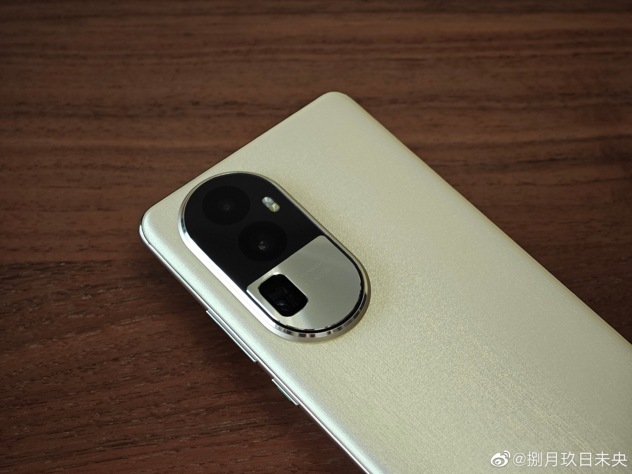 极简开箱|OPPO Reno10 Pro+ 灿烂金|消费数码_新浪新闻