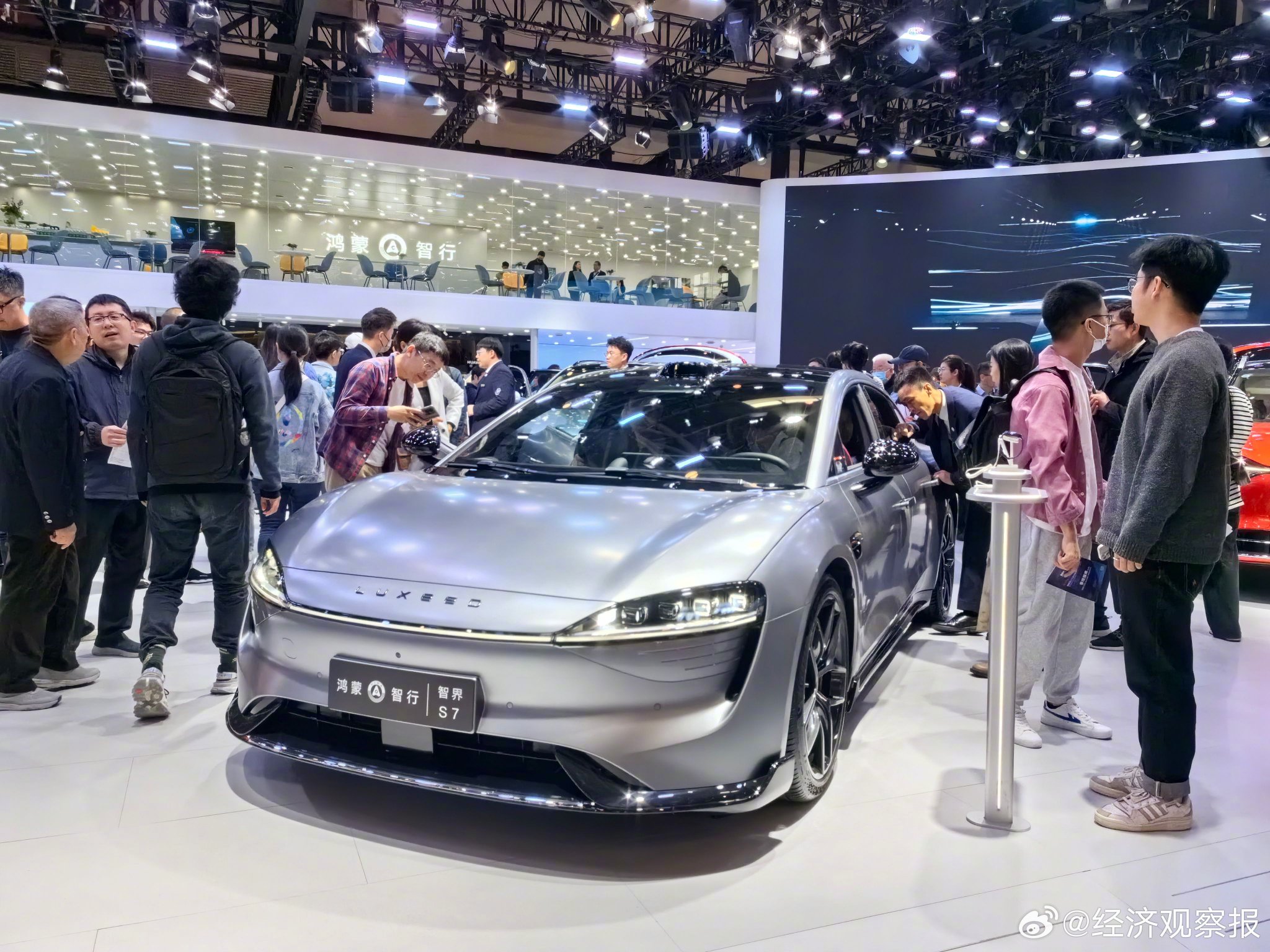 华为智界 S7 汽车完成中汽吐鲁番夏季高温测试：续航里程超 770km、15 分钟完成车内降温-百货之家