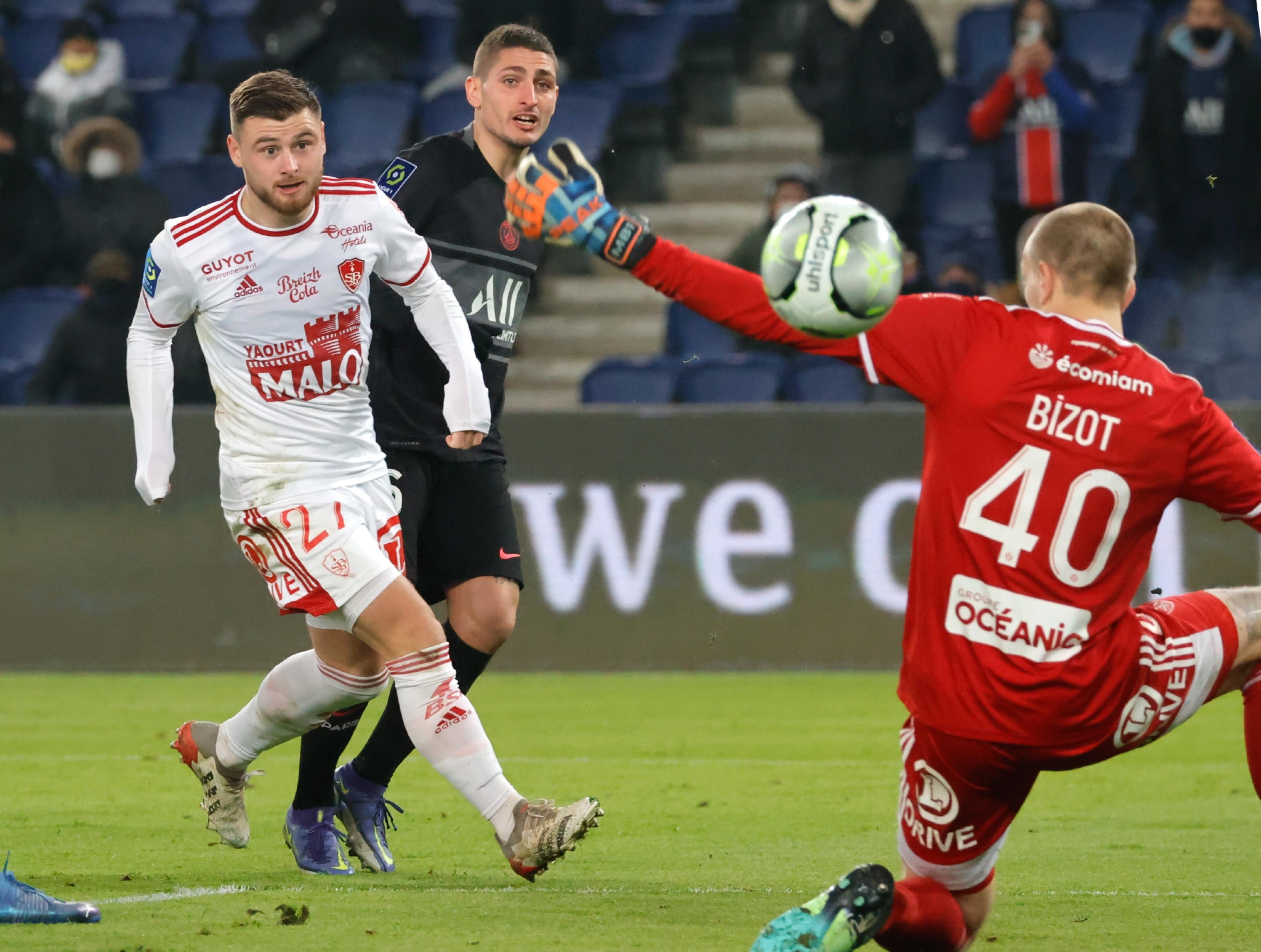 体育足球法甲巴黎圣日耳曼胜布雷斯特