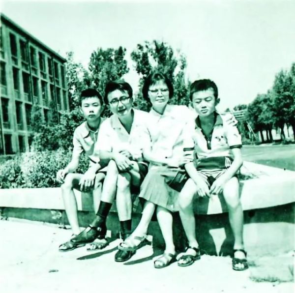 男子从殡仪馆打来电话:能不能写写我们的天才儿子?全网刷屏的文章看哭读者,最新消息传来休闲区蓝鸢梦想 - Www.slyday.coM 男子从殡仪馆打来电话:能不能写写我们的天才儿子?全网刷屏的文章看哭读者,最新消息传来休闲区蓝鸢梦想 - Www.slyday.coM