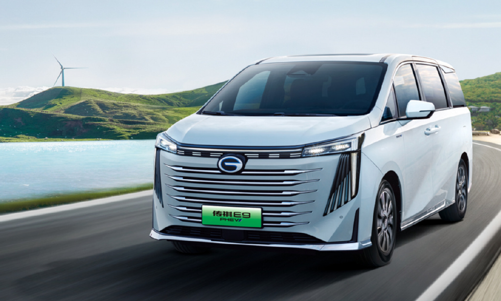 传祺智电新能源e9冠军版搭载广汽自研的弹匣电池,具备5层安全防护屏障