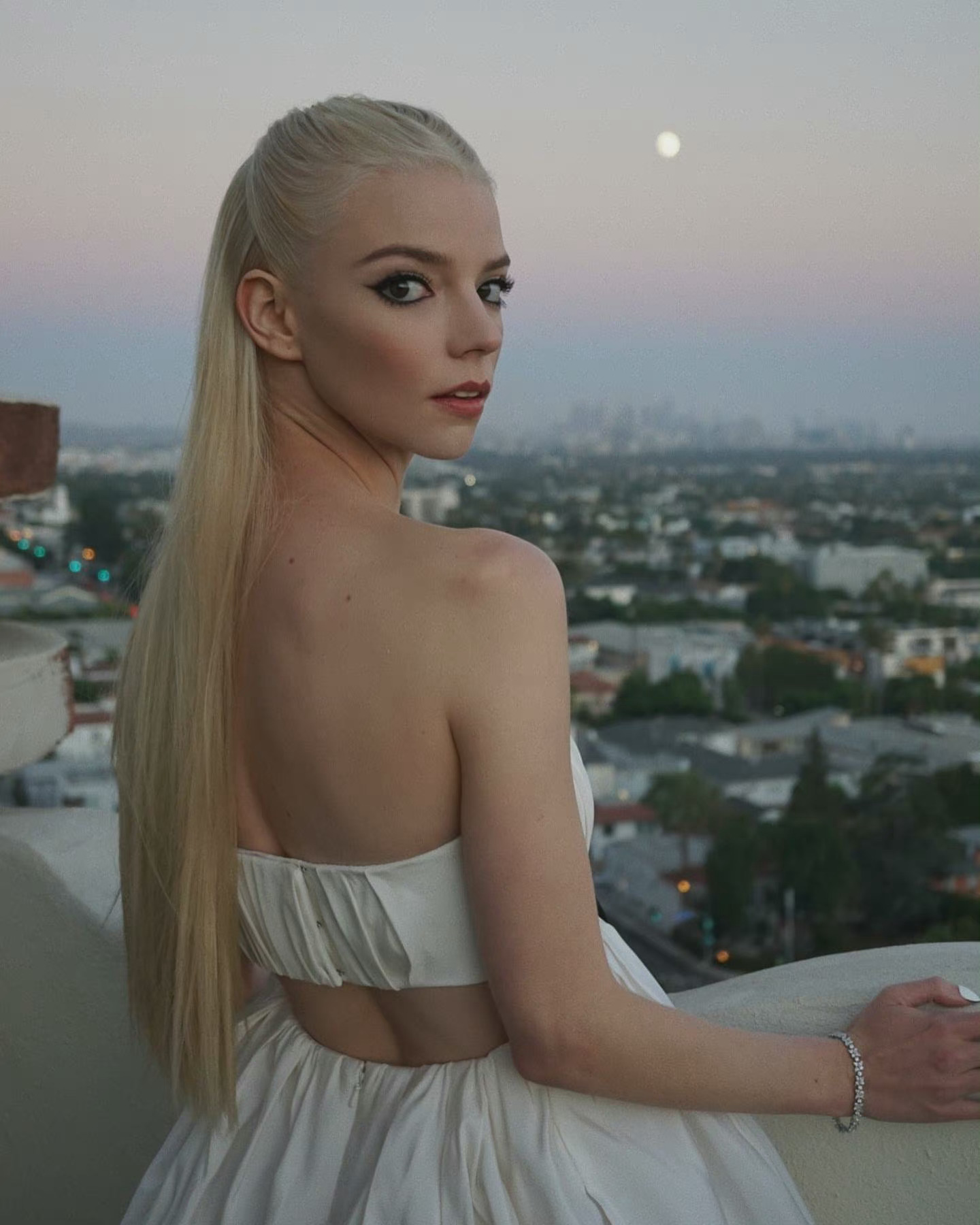 大美人安雅泰勒乔伊第73届艾美奖红毯造型来了超美