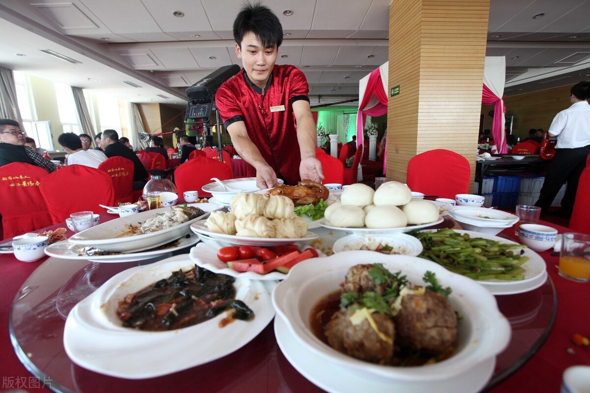 饭店生意那么好,为什么上菜那么快?整个人都不淡定了,心里膈应