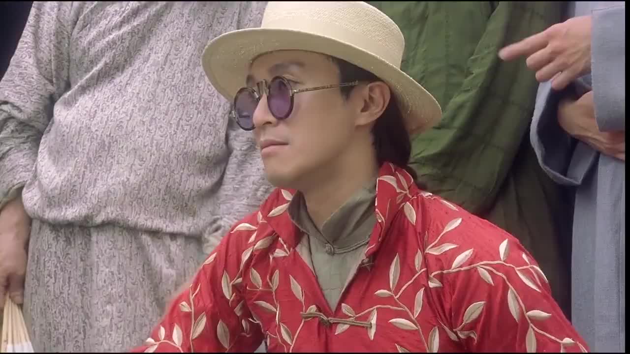 影视 方唐镜派神犬拉茜对付星爷 不想被叉烧包收买 临阵倒戈