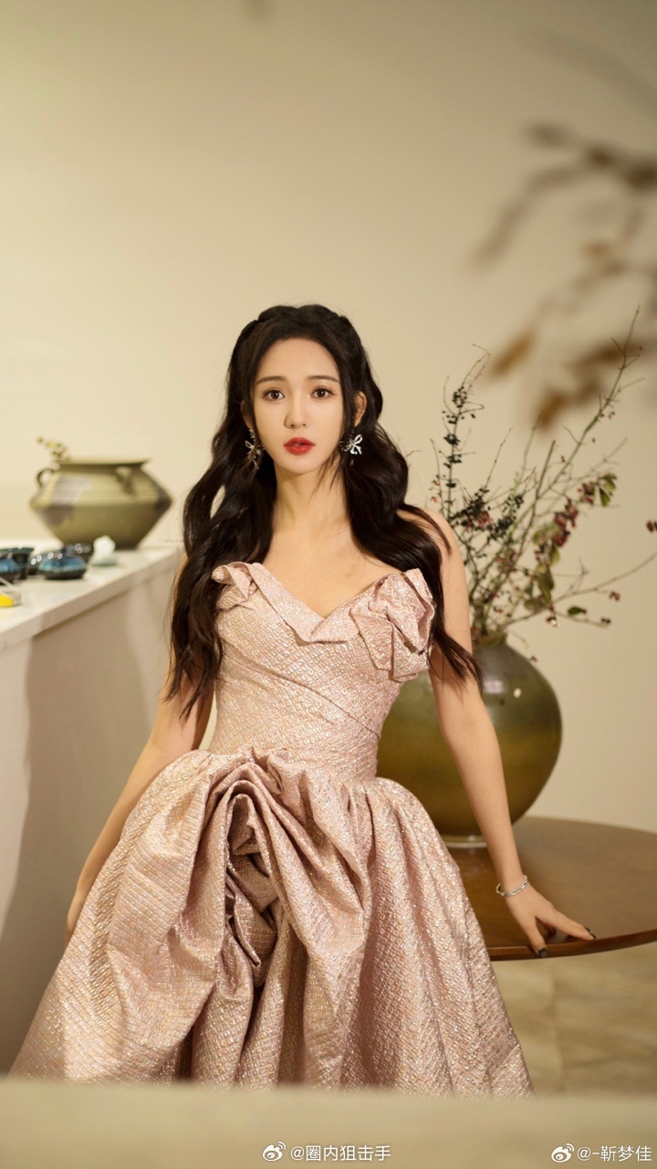 靳梦佳浪姐5剧透黑长直 女团妆简直美炸了|女团|御姐|小女孩_新浪新闻