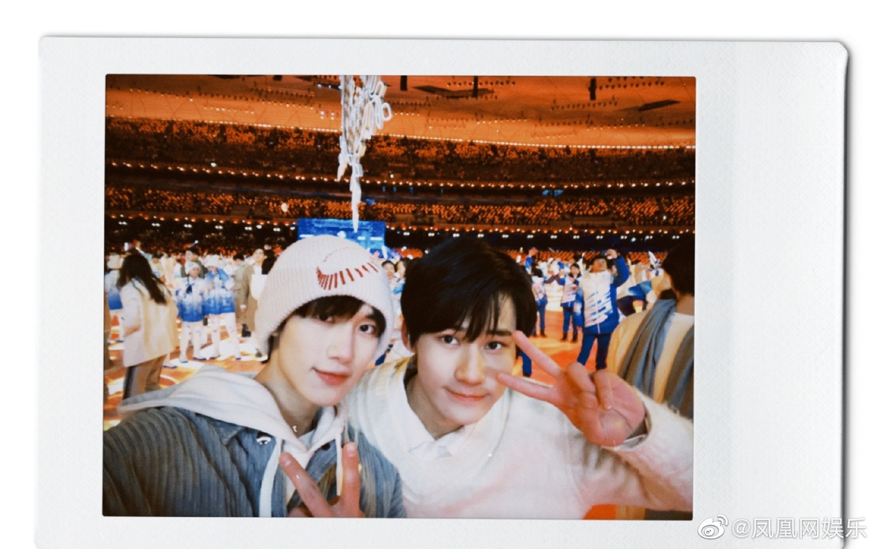 丁程鑫张真源晒冬奥会闭幕式现场照__财经头条