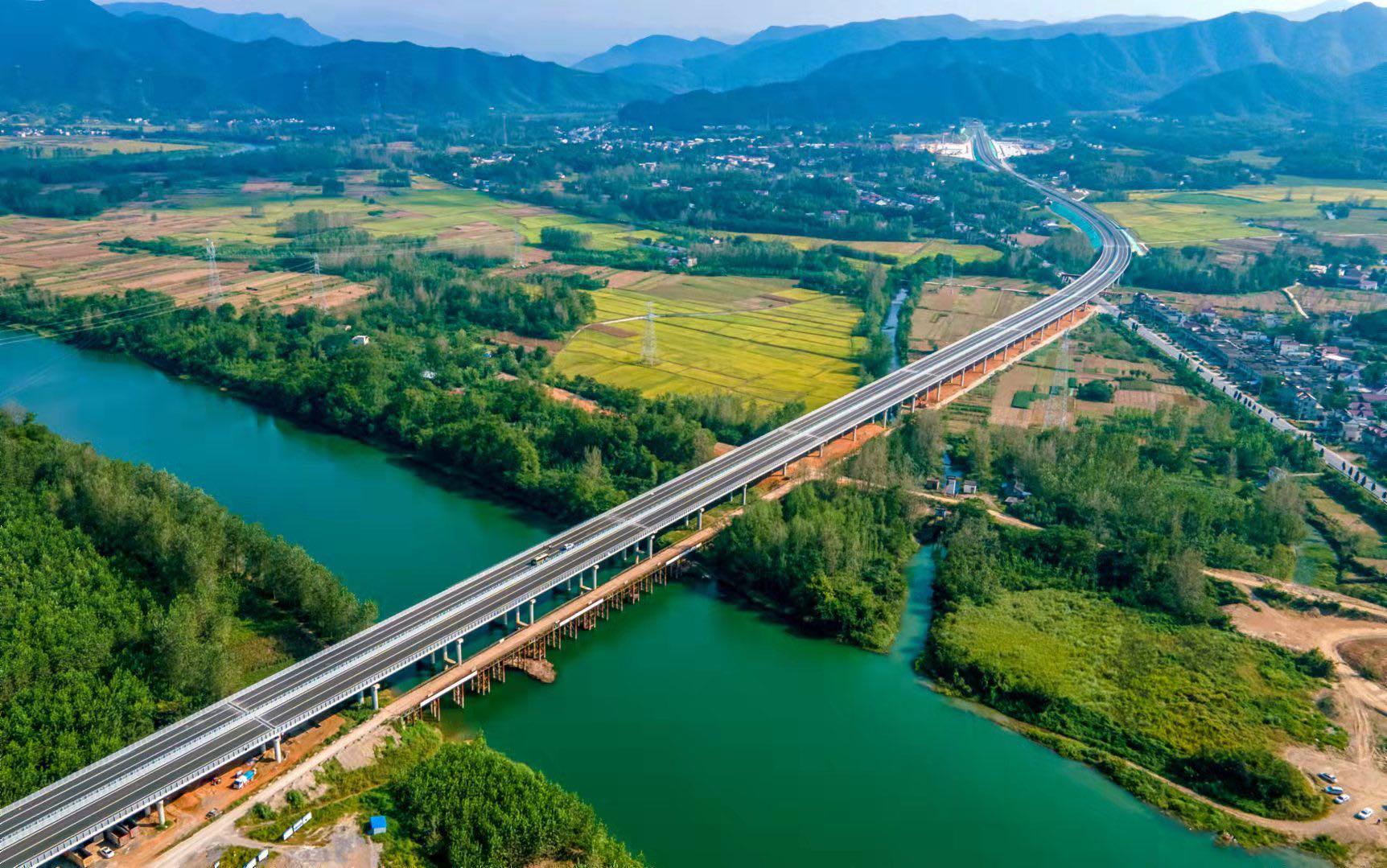 石台县迈入"高速时代" 池祁高速池石段建成通车|石台|石台县|通车