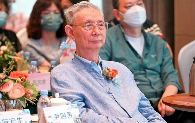 尹明善住进养老院力帆正年轻汽势观察